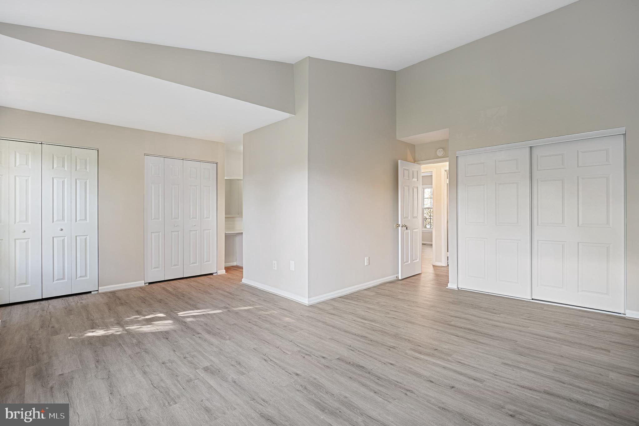 WOODLAND HILLS - Residential