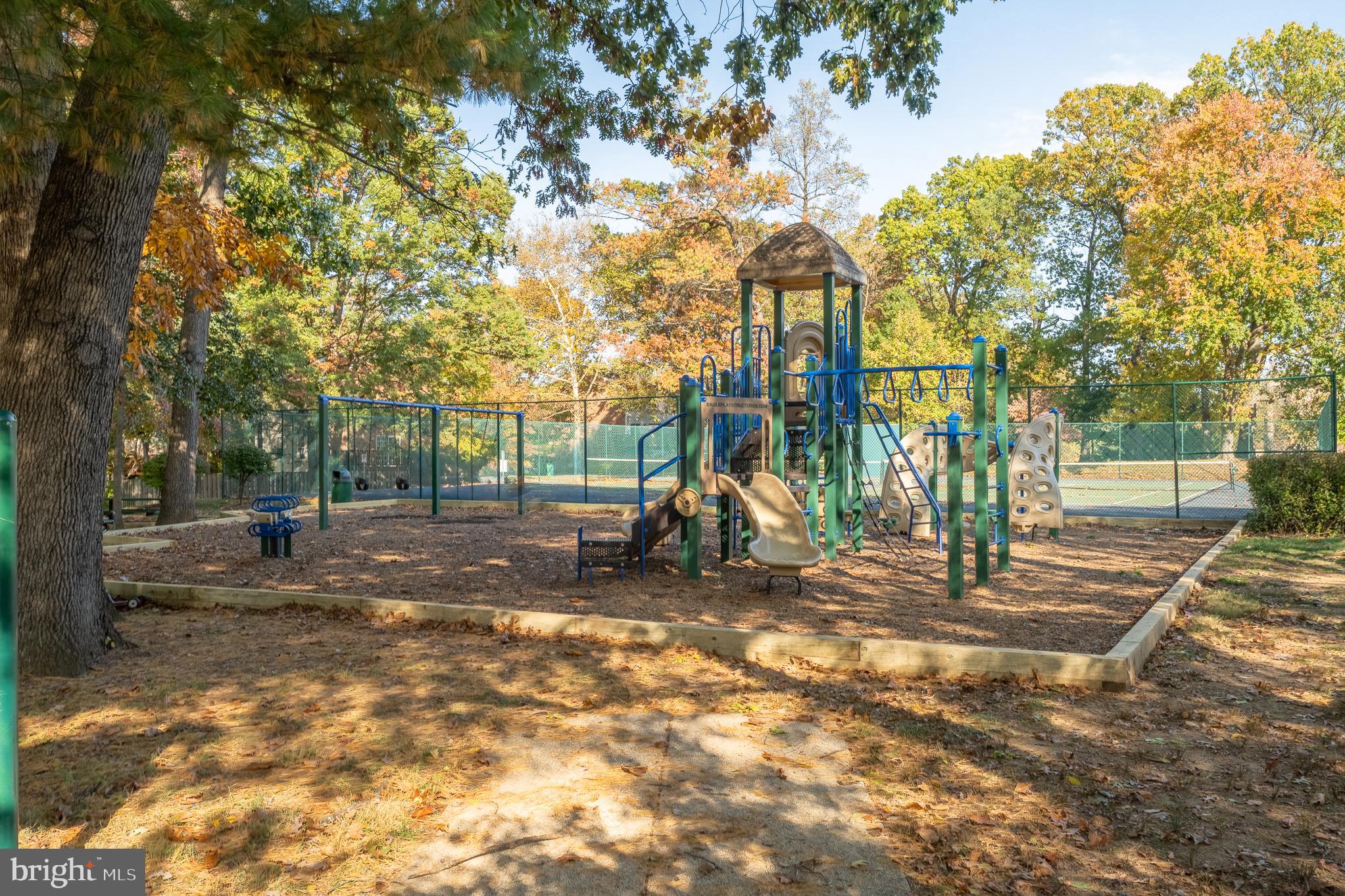 WOODLAND HILLS - Residential