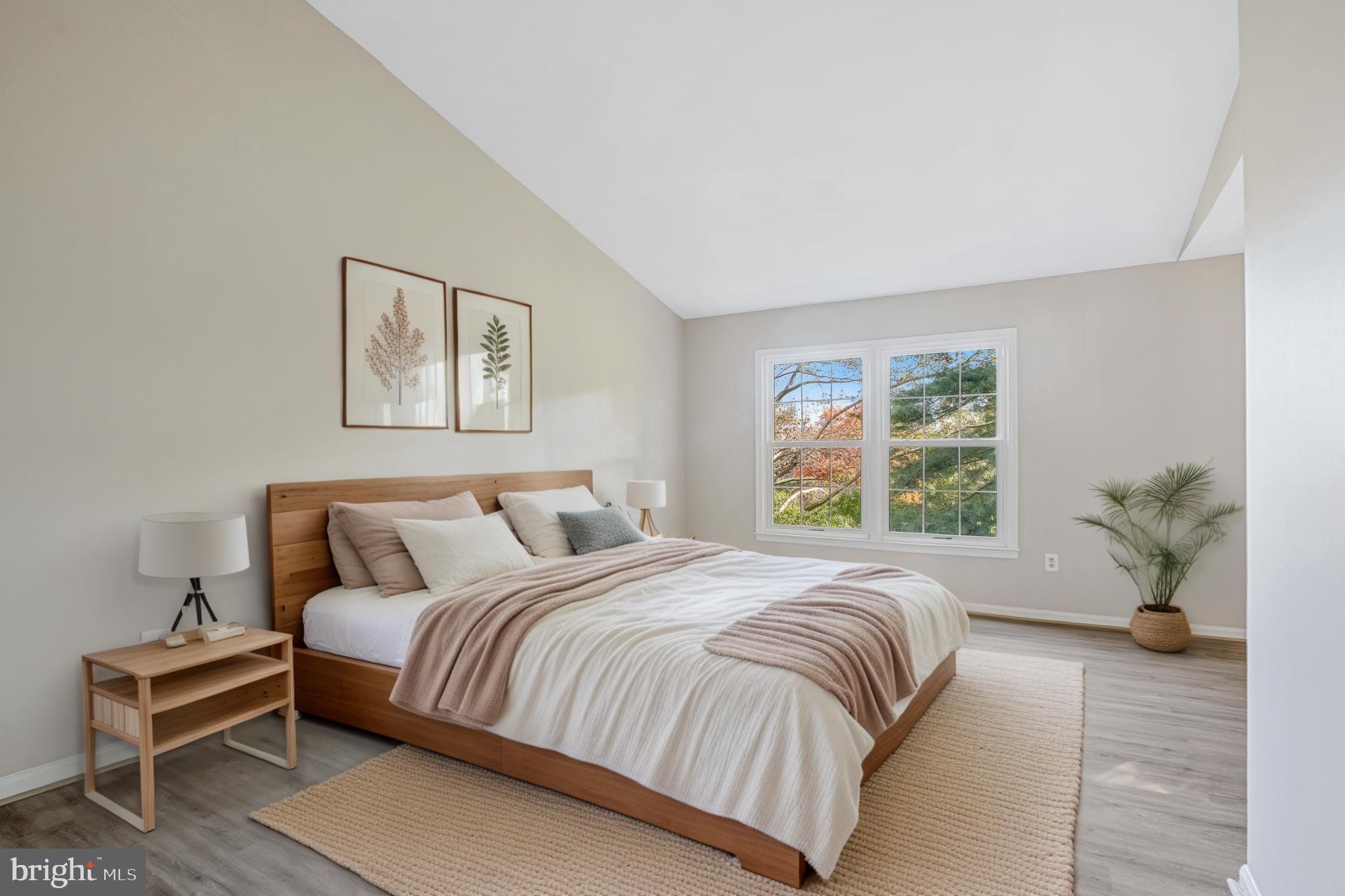 WOODLAND HILLS - Residential