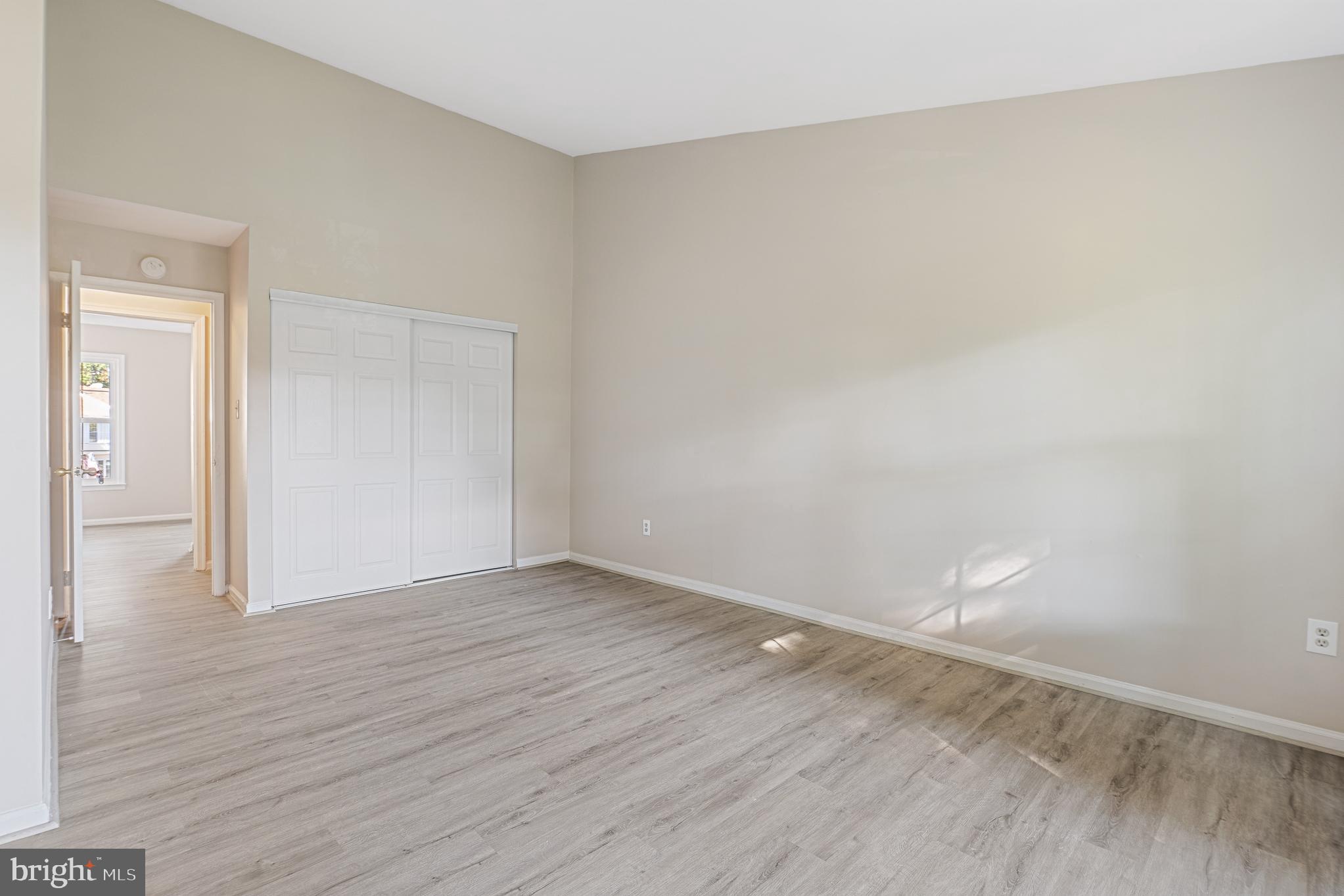 WOODLAND HILLS - Residential