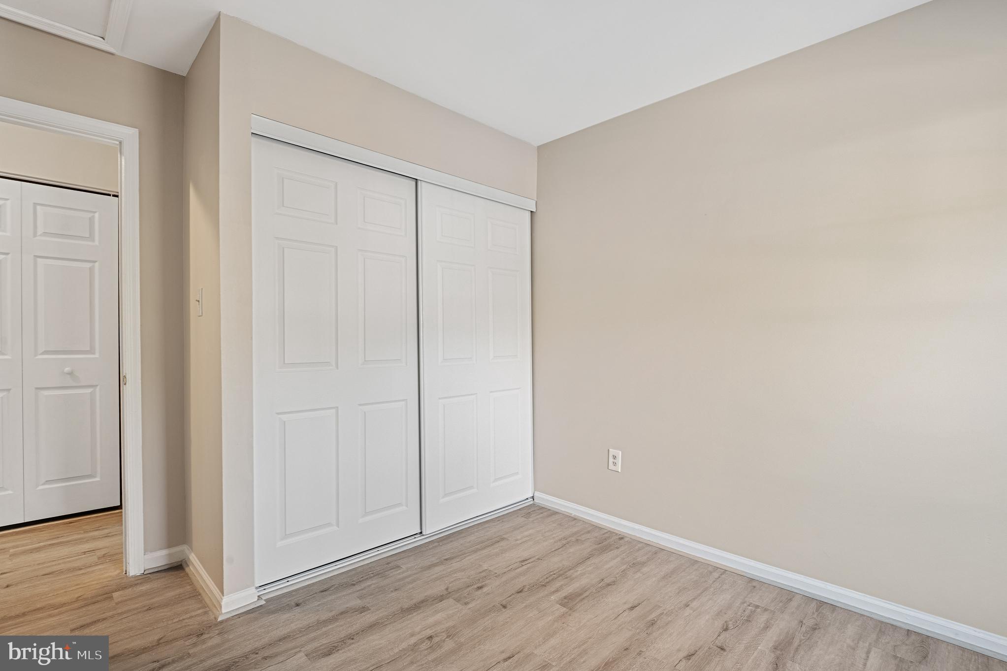 WOODLAND HILLS - Residential