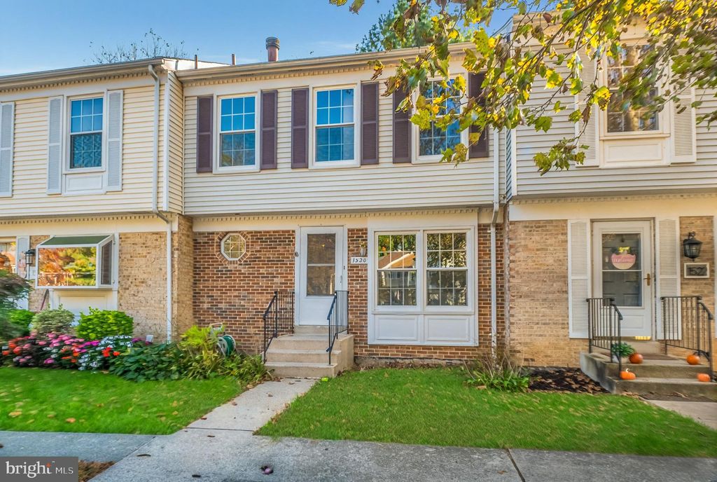 Photo of 1520 Tanyard Hill Road, GAITHERSBURG, MD 20879 (MLS # MDMC2205292)
