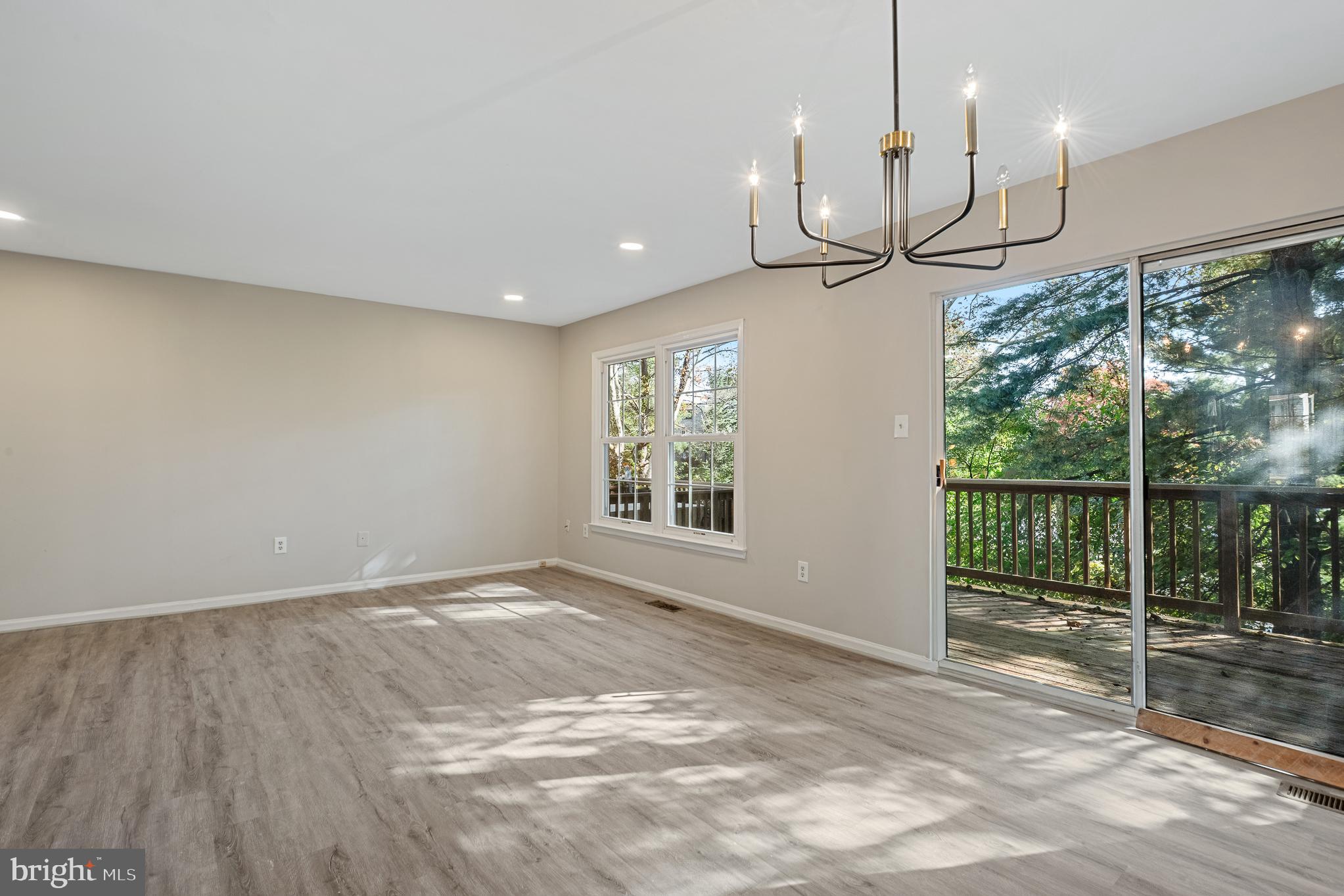 WOODLAND HILLS - Residential