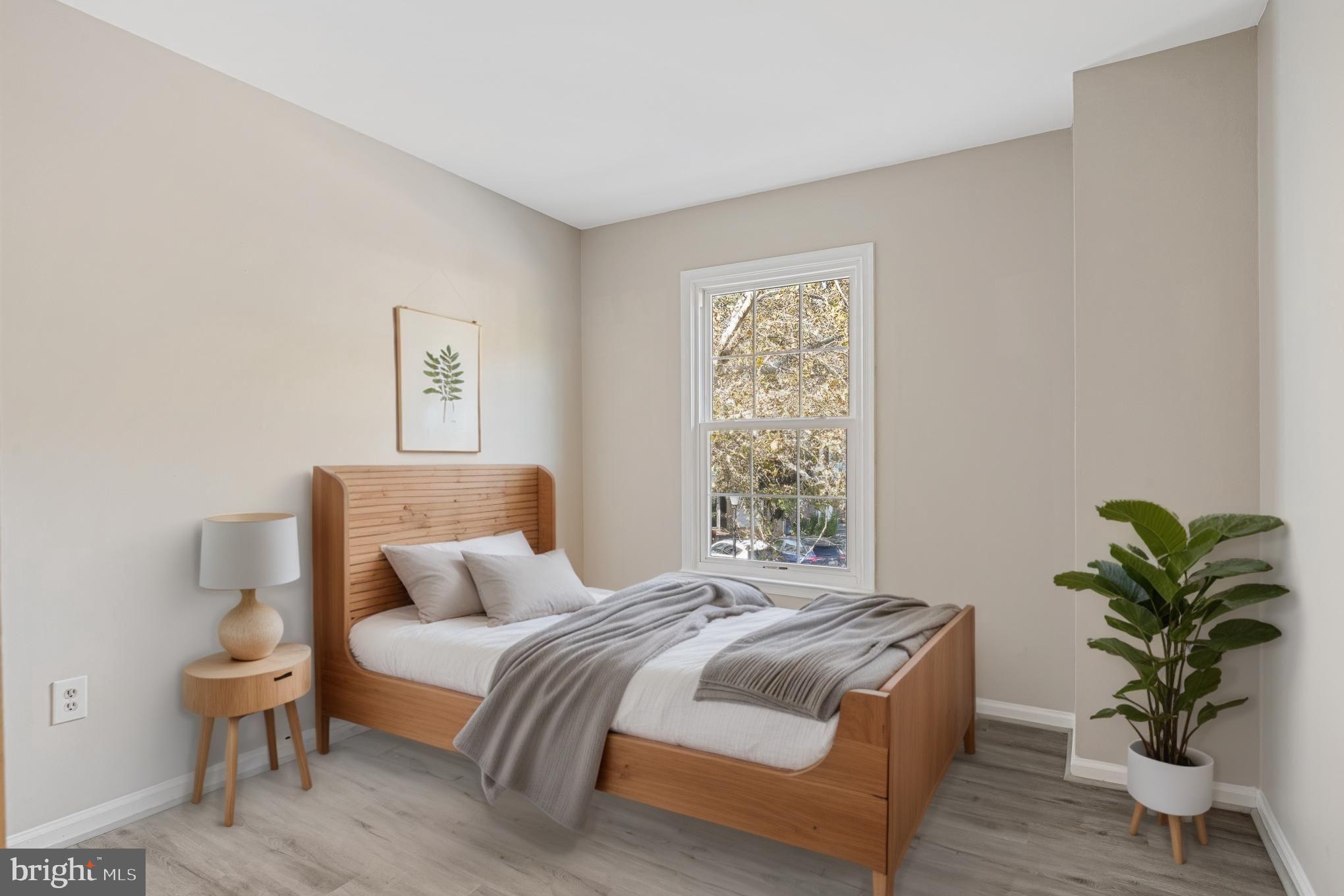 WOODLAND HILLS - Residential