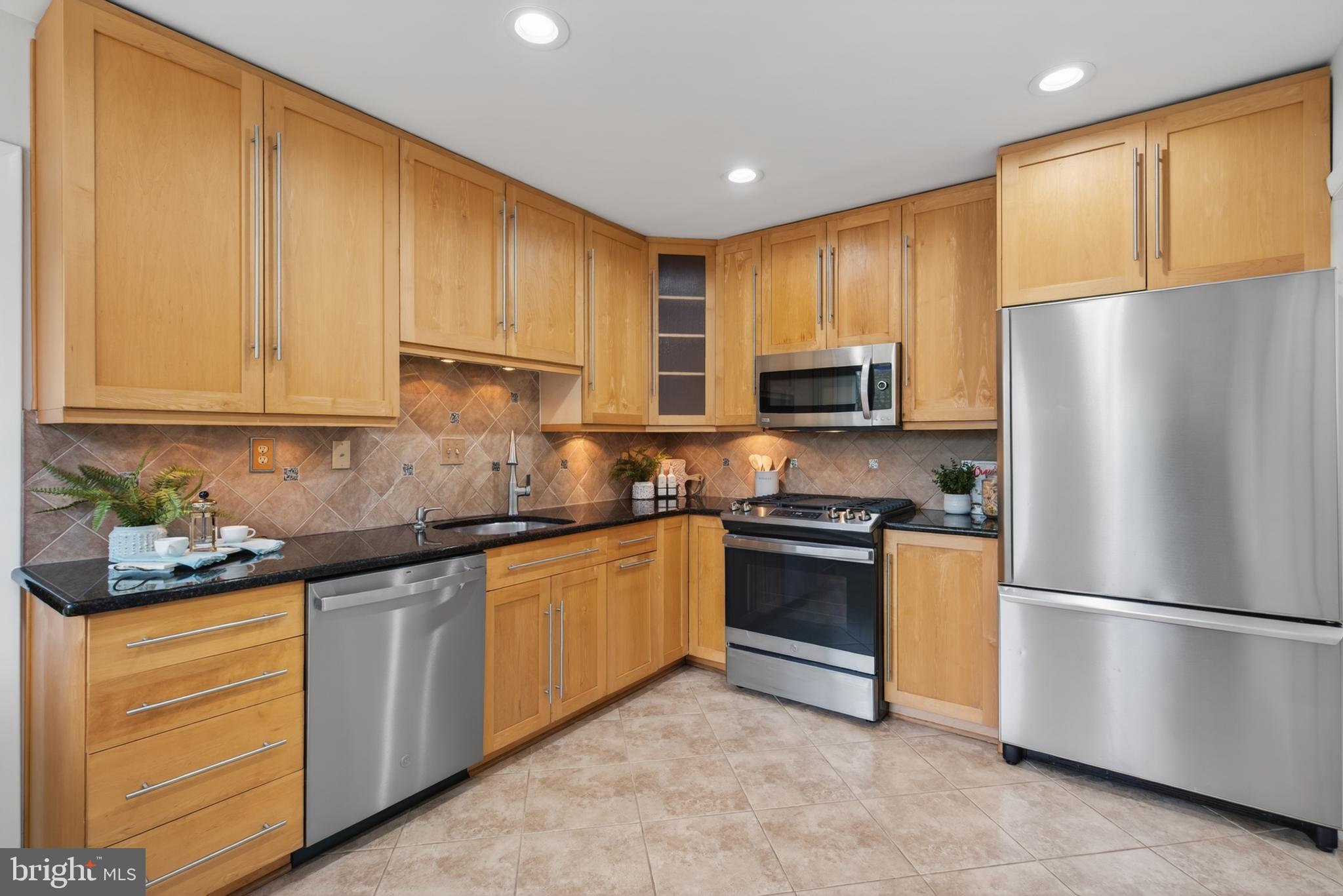 KENWOOD PARK - Residential