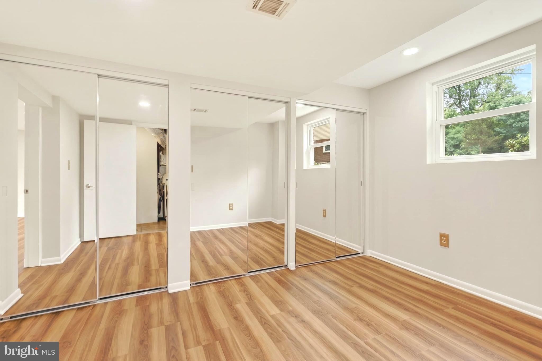 KENWOOD PARK - Residential