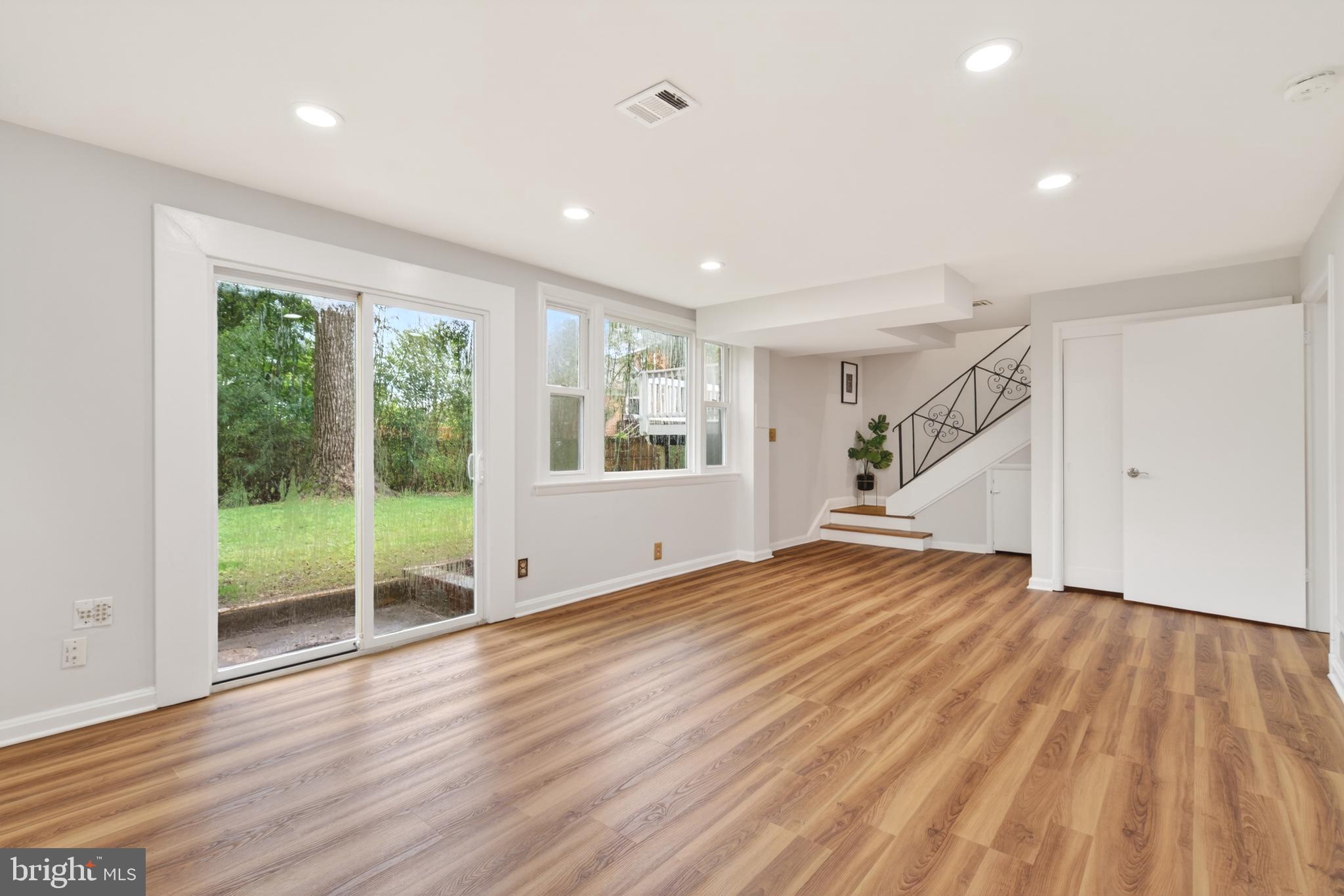 KENWOOD PARK - Residential