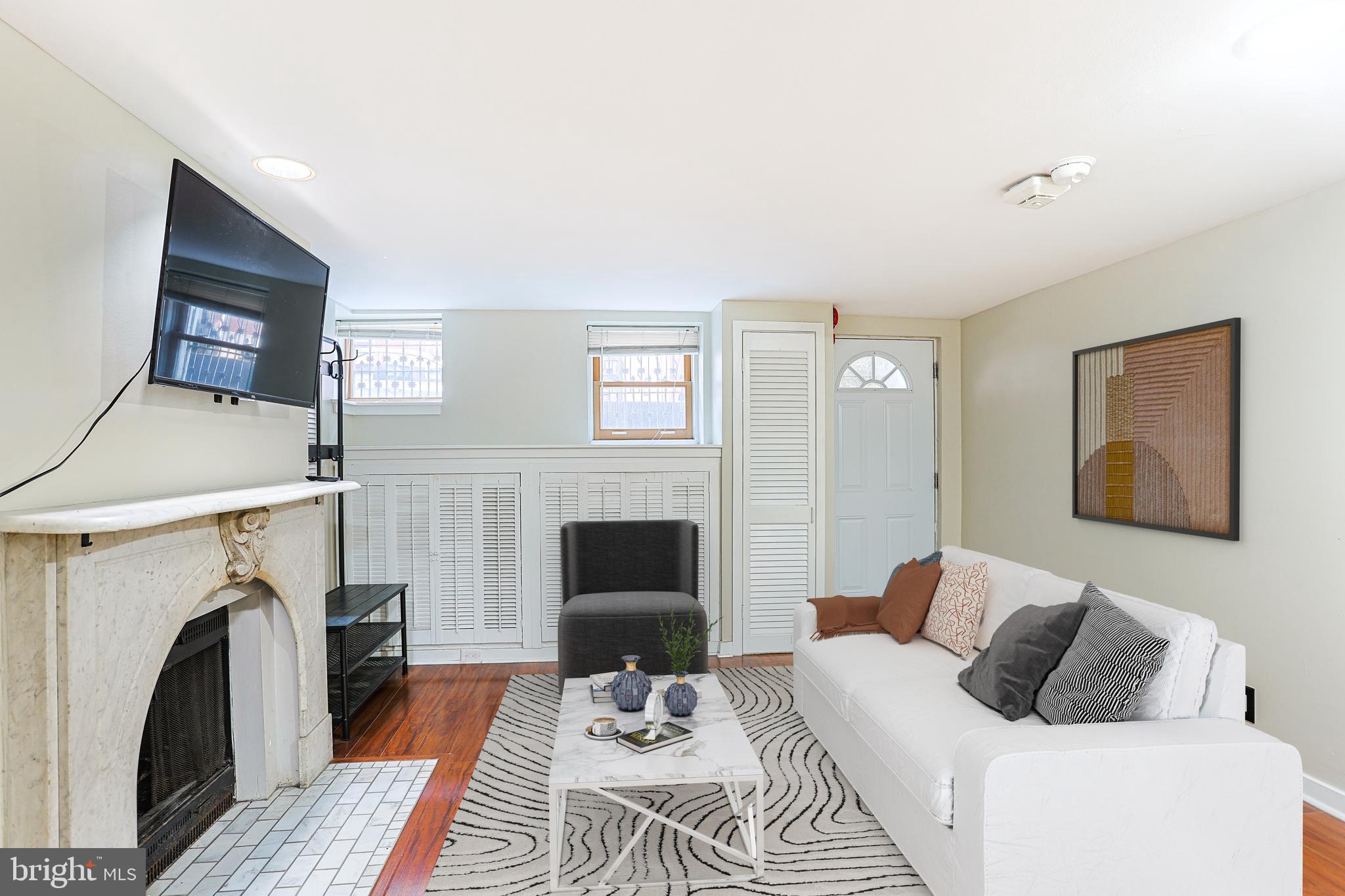 WASHINGTON SQ - Residential
