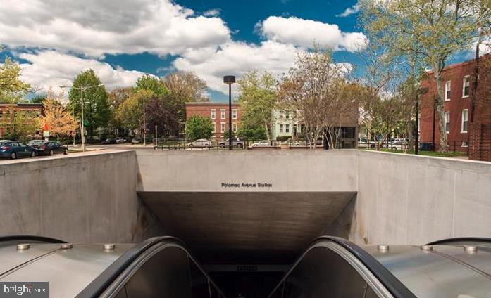 741 KENTUCKY AVENUE SE