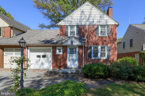 Photo of 865 JANET AVE, LANCASTER, PA 17601 (MLS # PALA2040974)