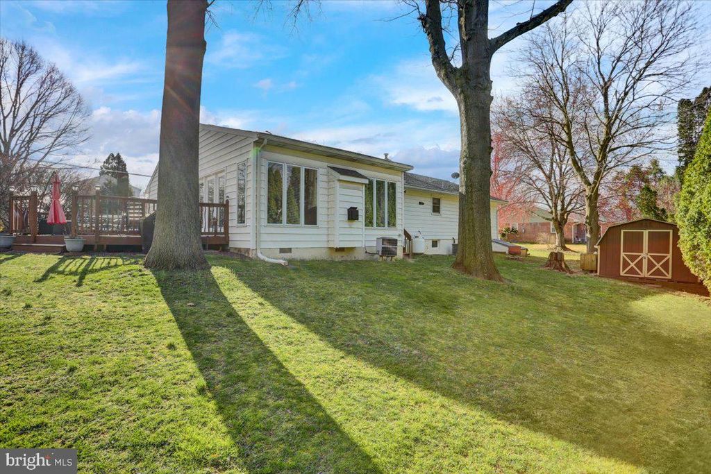 Photo of 1800 Colonial Manor Drive, Lancaster, PA 17603 (MLS # PALA2048512)