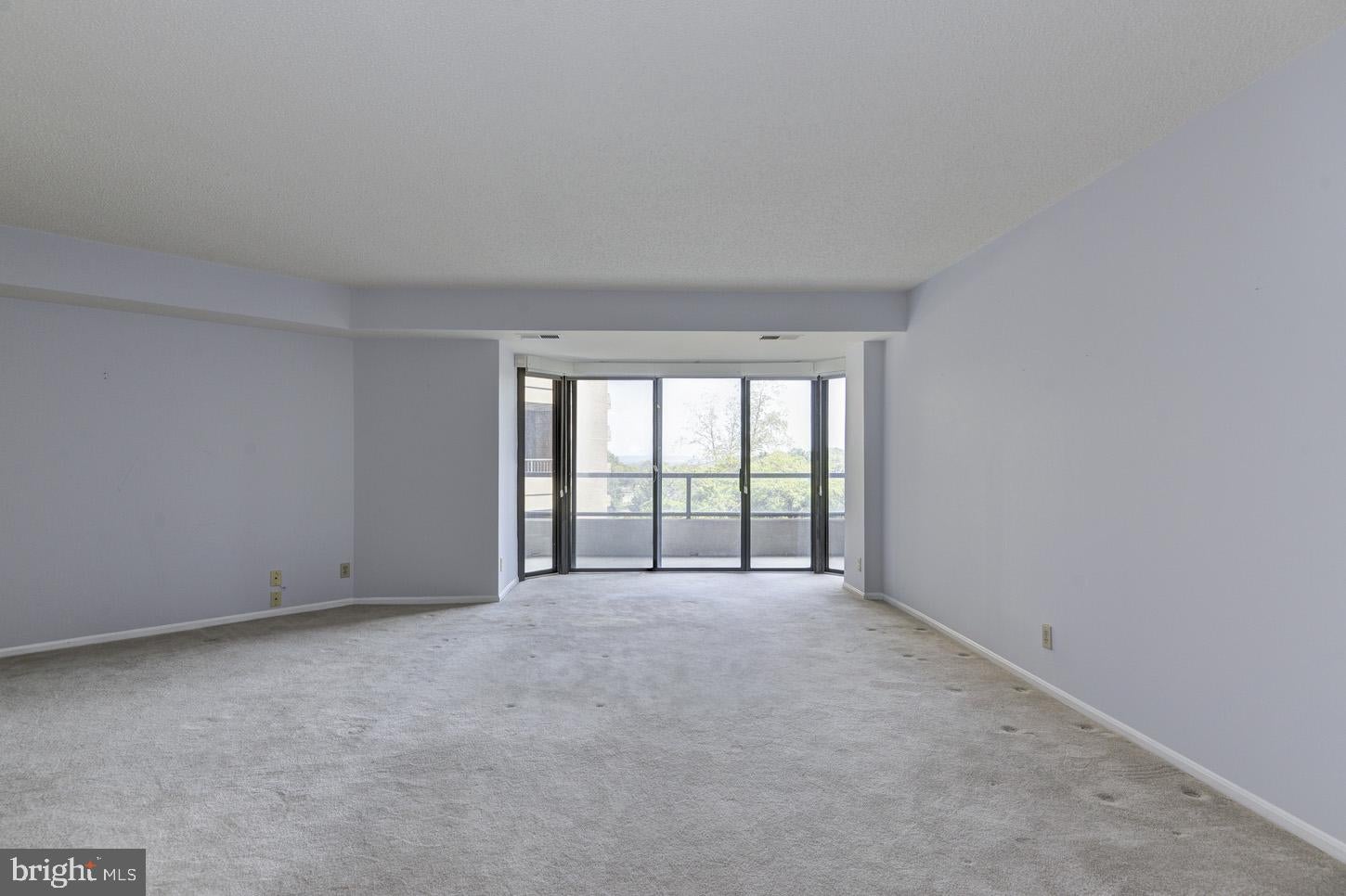 1600 N OAK STREET 207