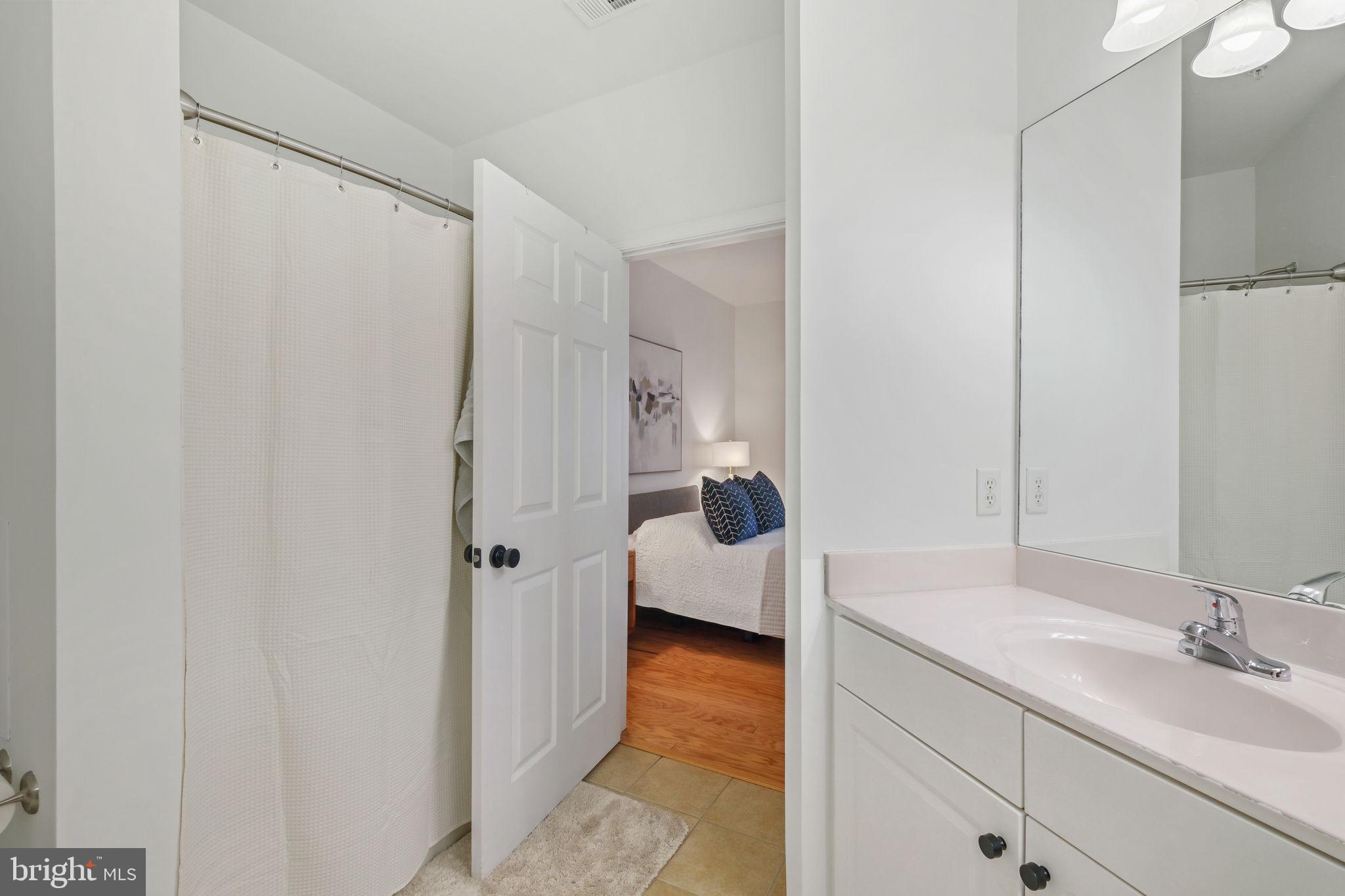 THE COLONNADE AT KENTLANDS - Residential