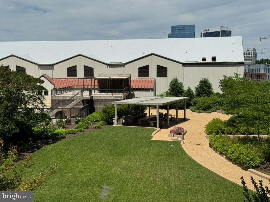 REGENCY AT MCLEAN - Residential