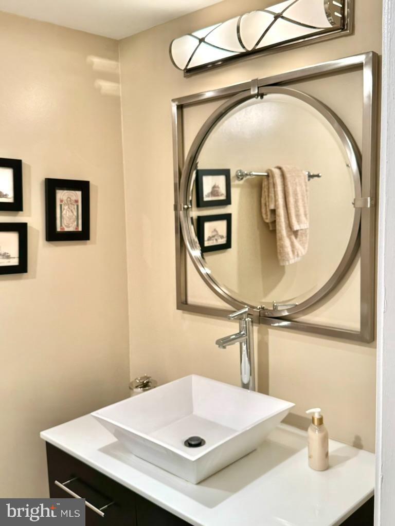 REGENCY AT MCLEAN - Residential