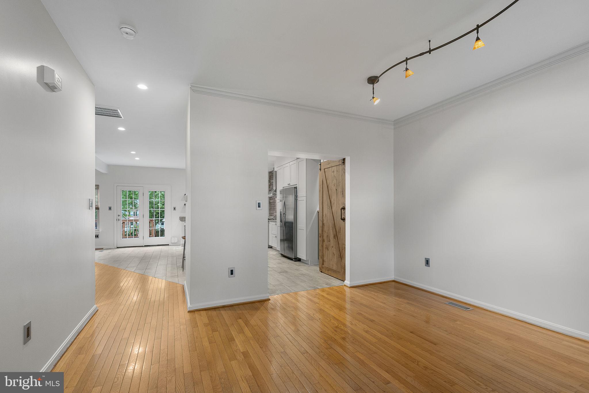 8 CANDLERIDGE COURT