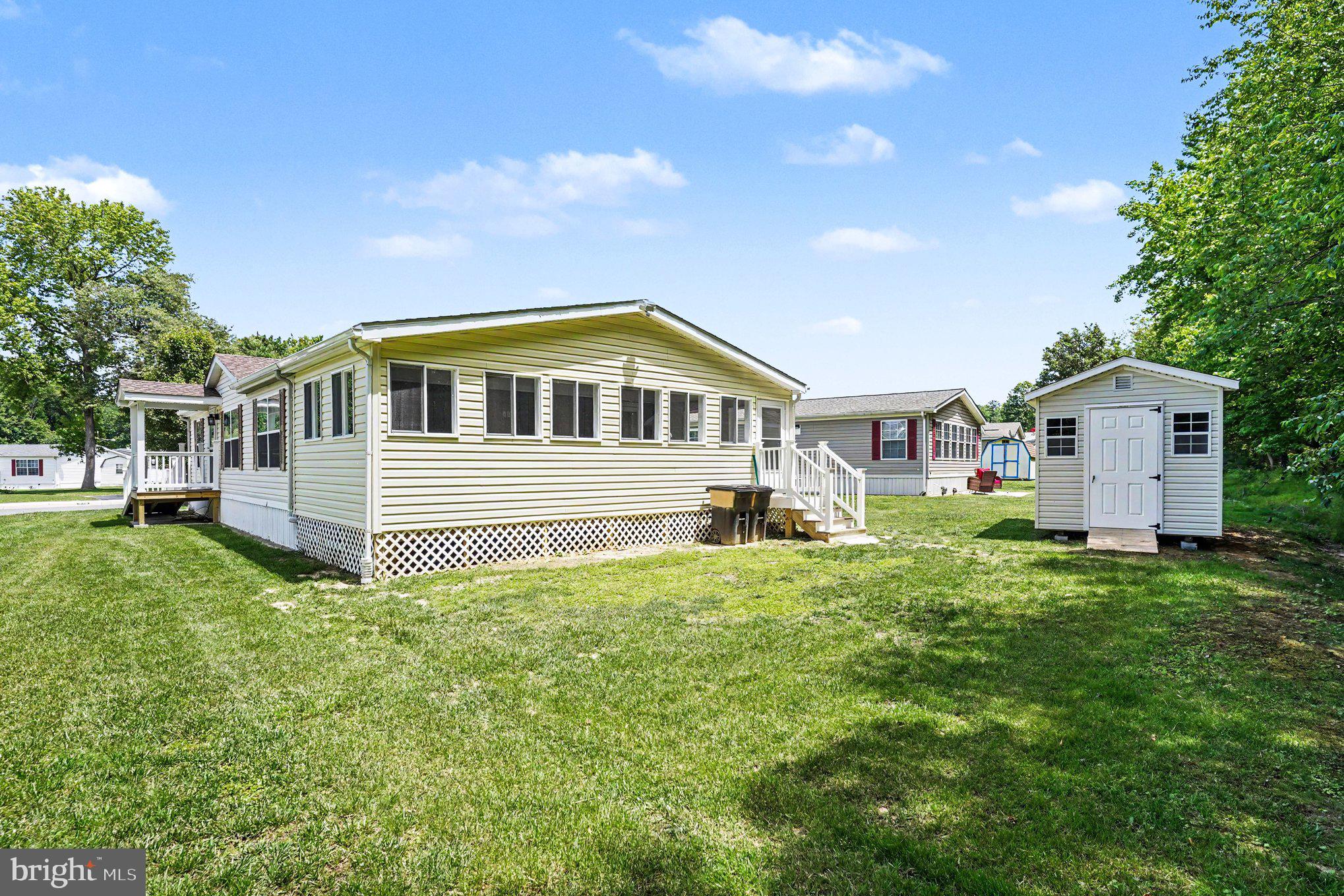 226 WOODS WAY