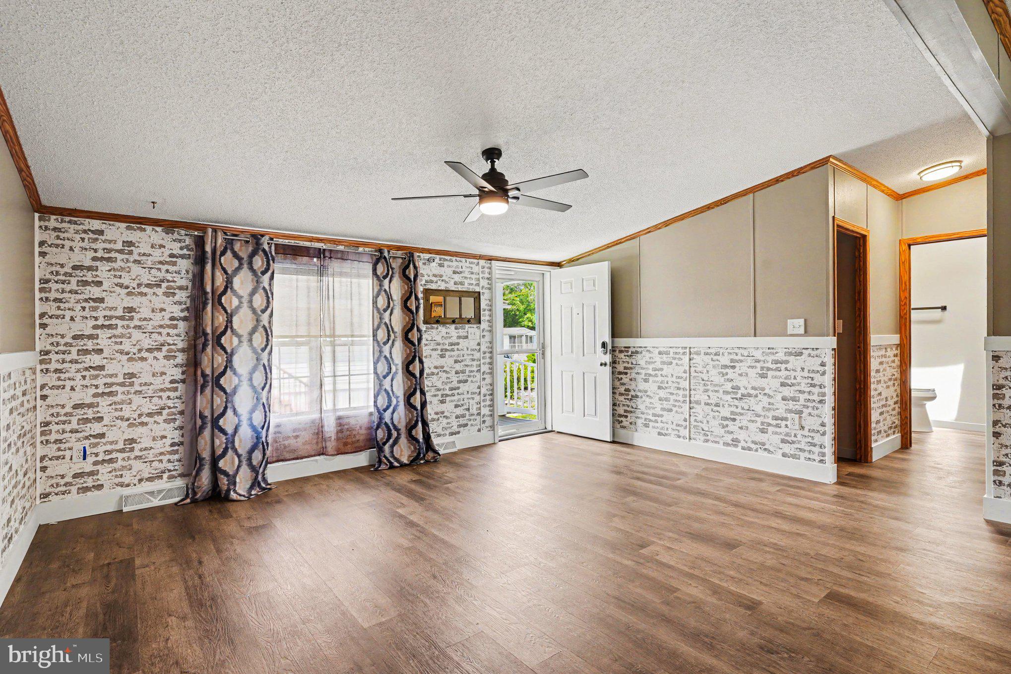 226 WOODS WAY