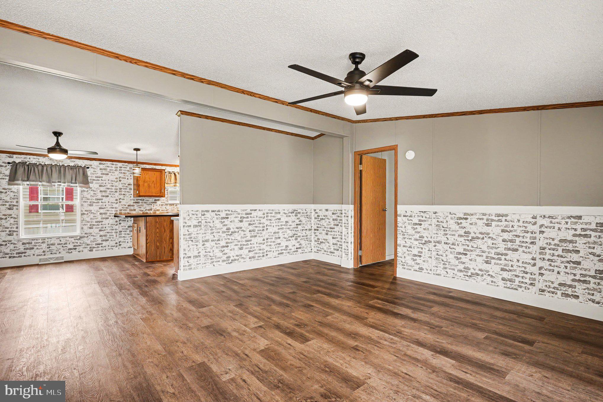 226 WOODS WAY