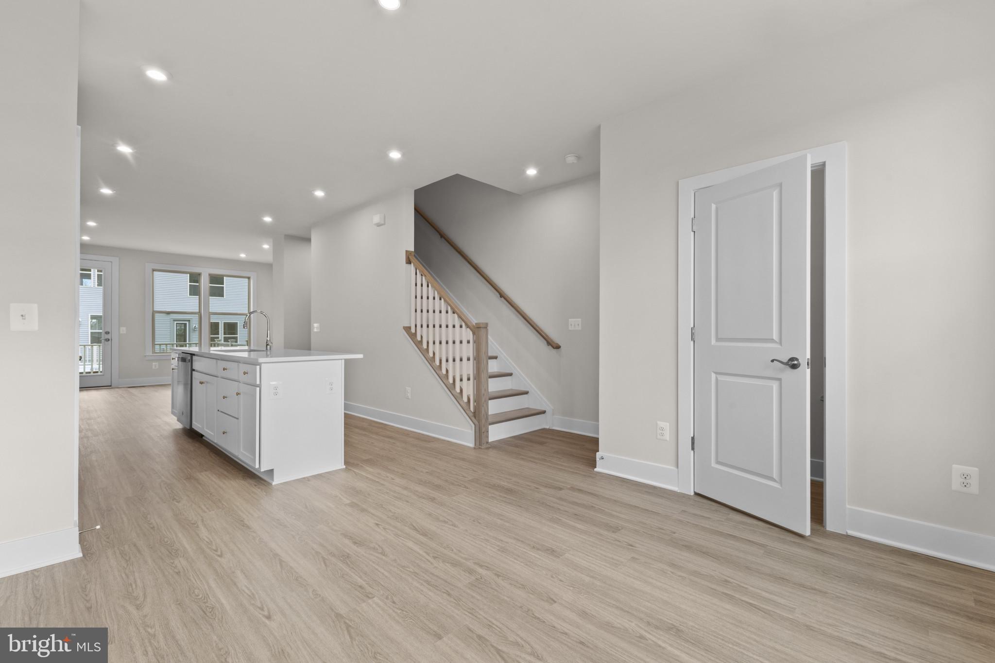 INNOVATION TOWN CENTER - Residential Lease