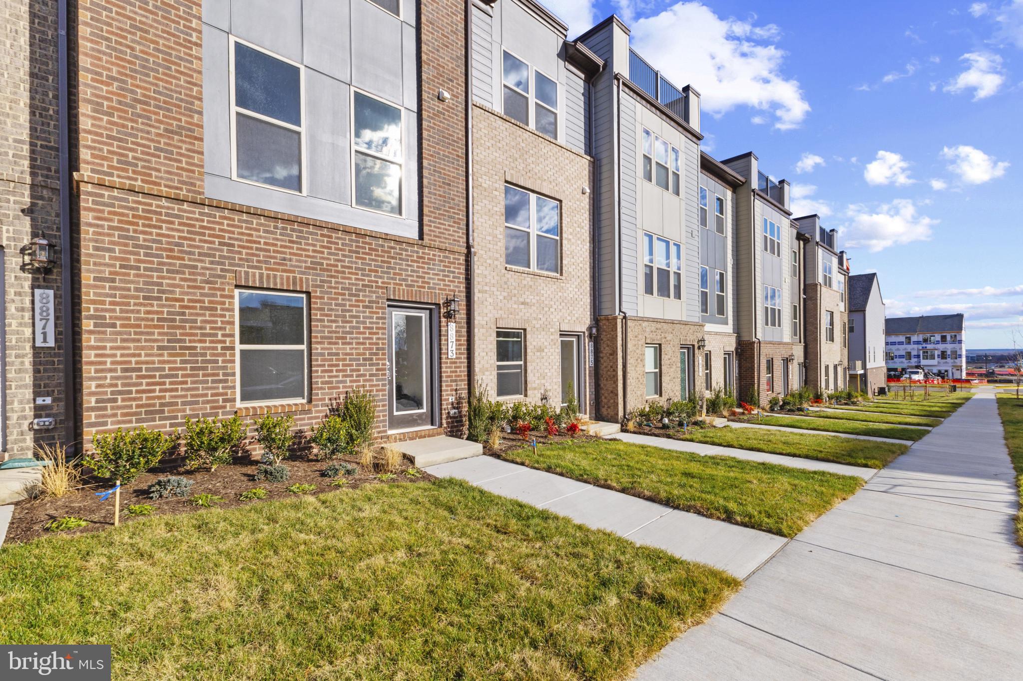 INNOVATION TOWN CENTER - Residential Lease