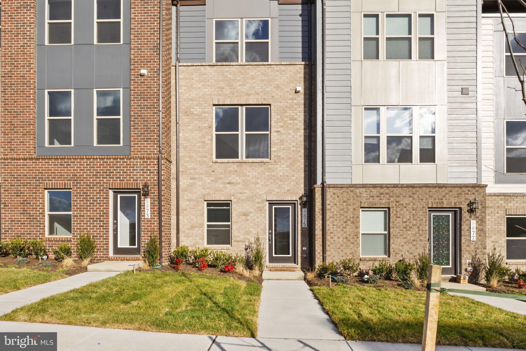 INNOVATION TOWN CENTER - Residential Lease