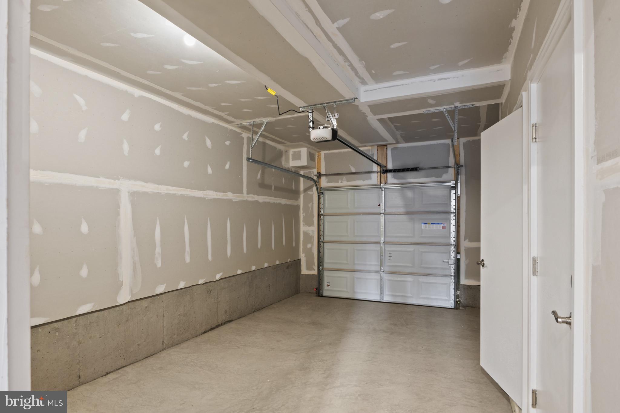 INNOVATION TOWN CENTER - Residential Lease