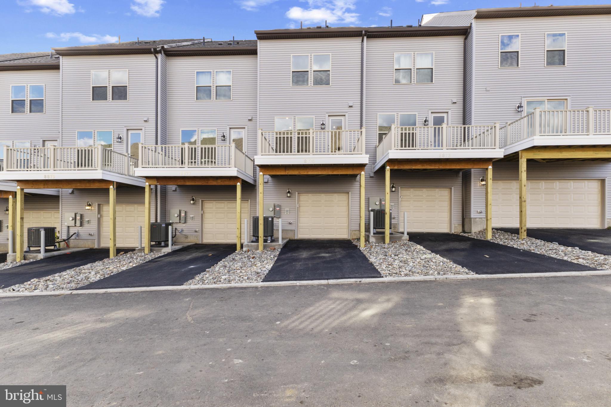 INNOVATION TOWN CENTER - Residential Lease