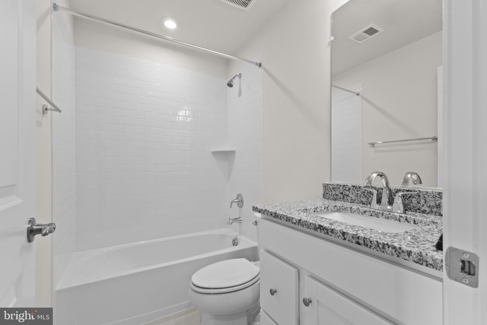 INNOVATION TOWN CENTER - Residential Lease