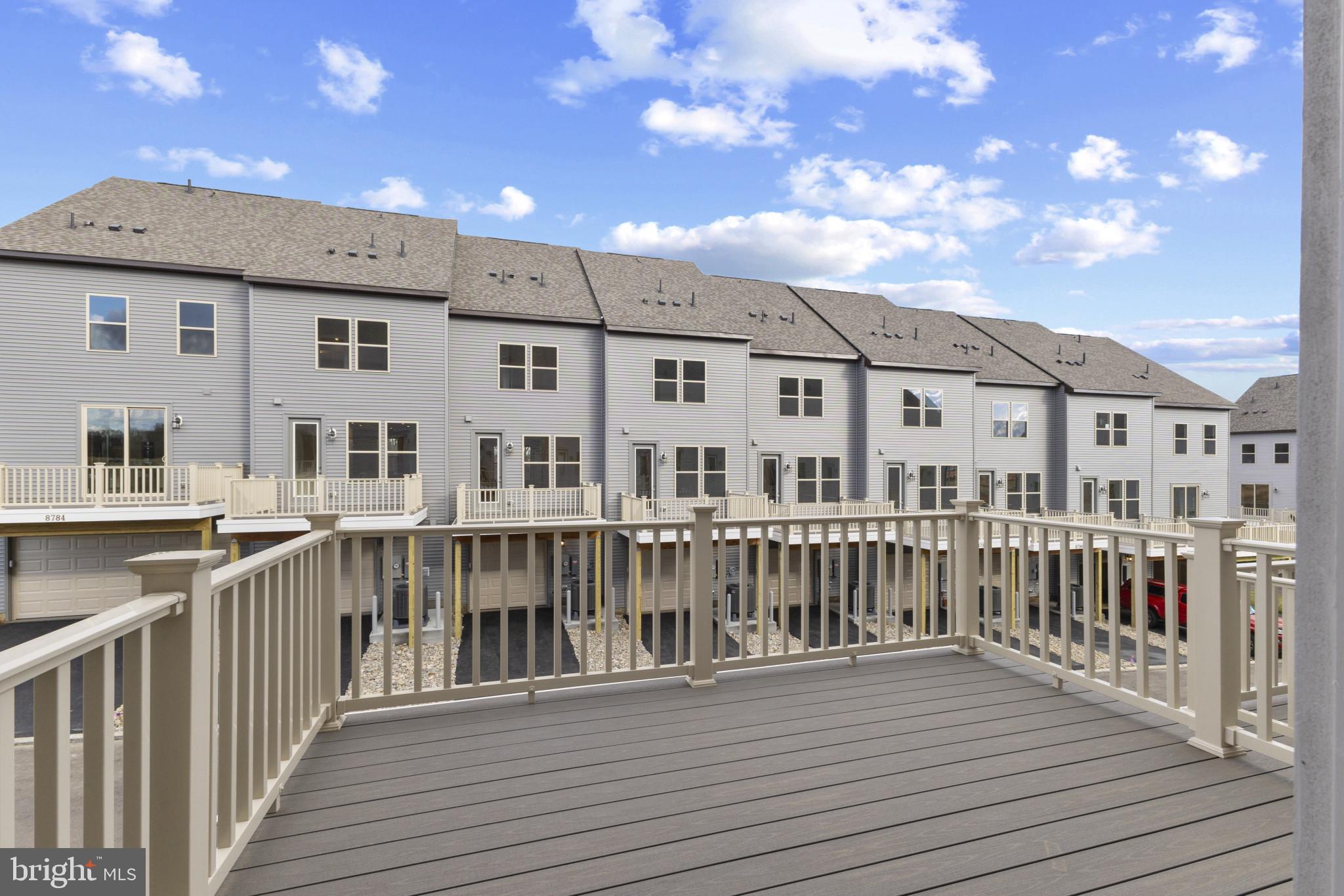 INNOVATION TOWN CENTER - Residential Lease