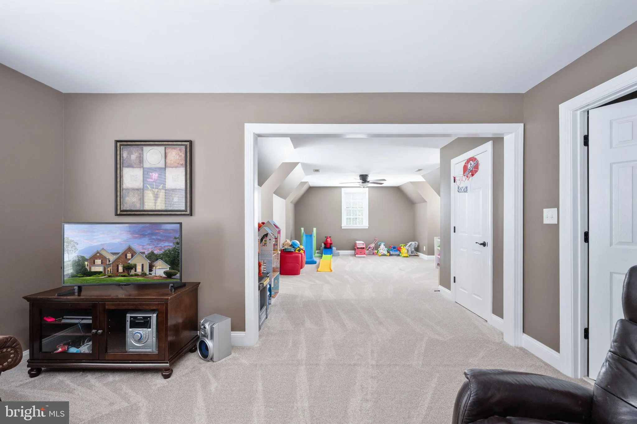 Spotsylvania, Virginia 22553, United States, 5 Bedrooms Bedrooms, ,5 BathroomsBathrooms,Residential,Pending,188889