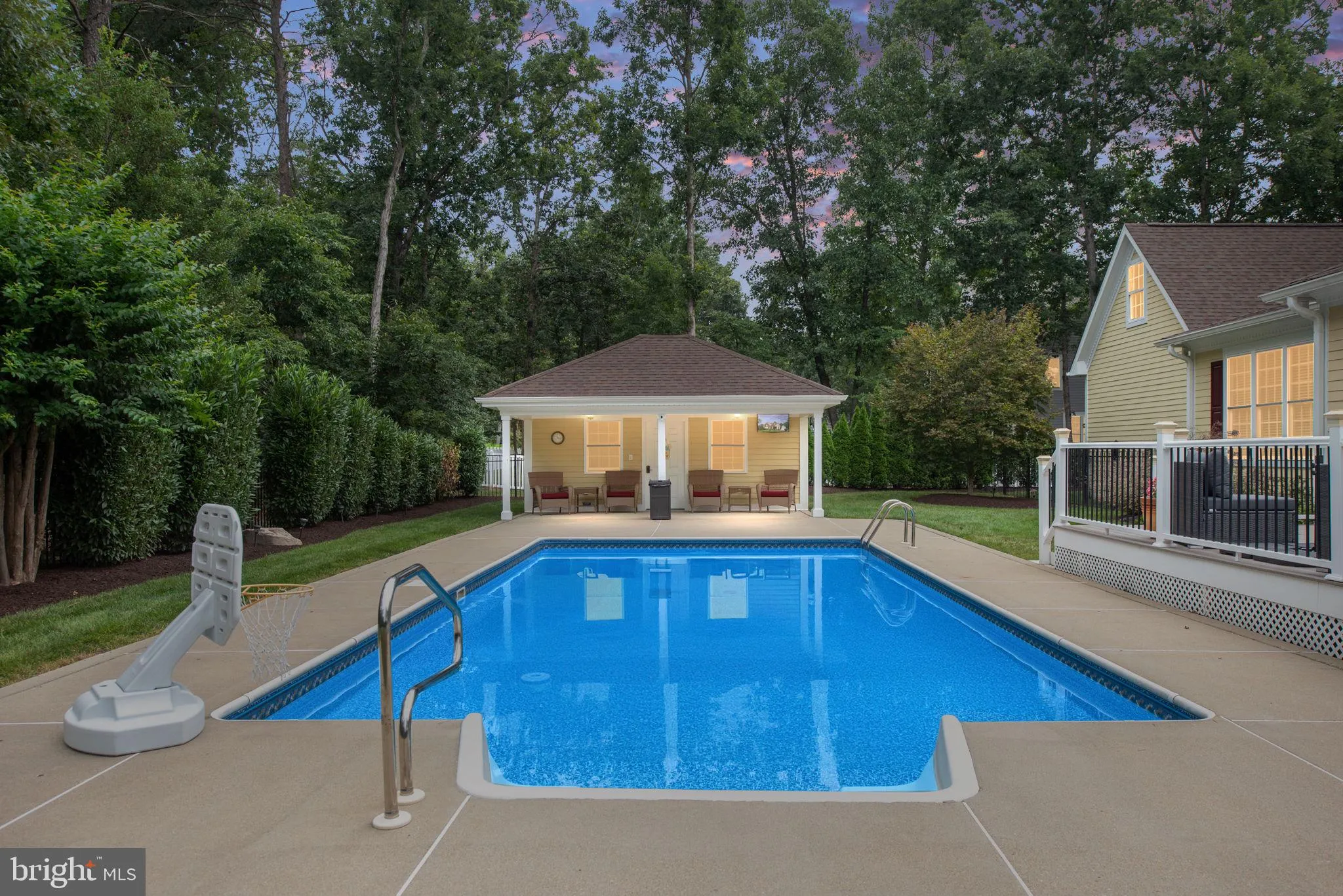 Spotsylvania, Virginia 22553, United States, 5 Bedrooms Bedrooms, ,5 BathroomsBathrooms,Residential,Pending,188889