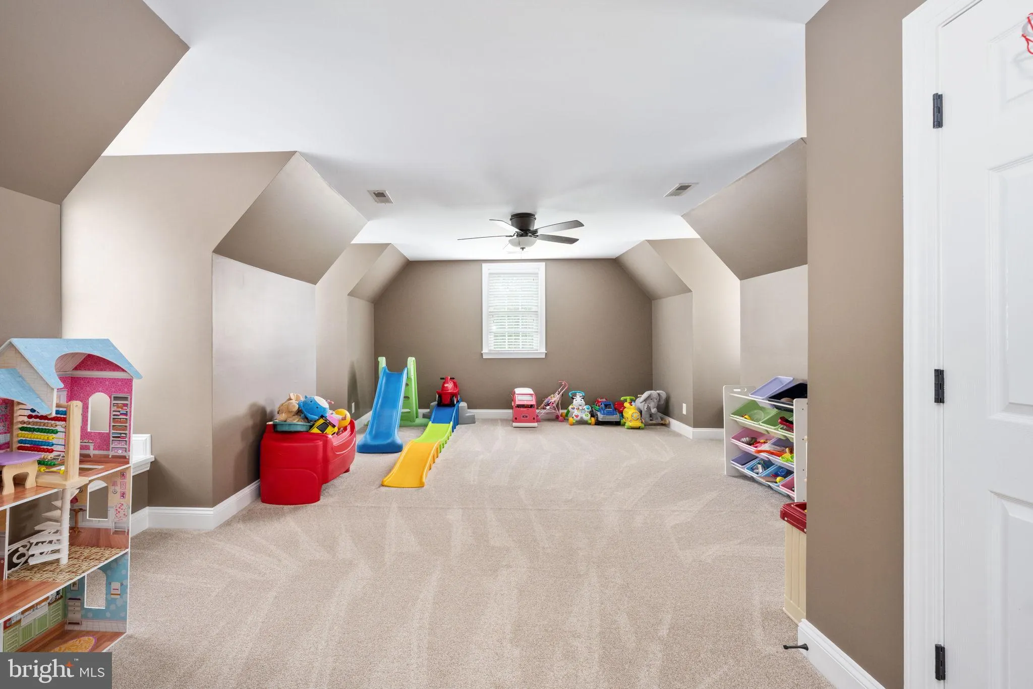 Spotsylvania, Virginia 22553, United States, 5 Bedrooms Bedrooms, ,5 BathroomsBathrooms,Residential,Pending,188889