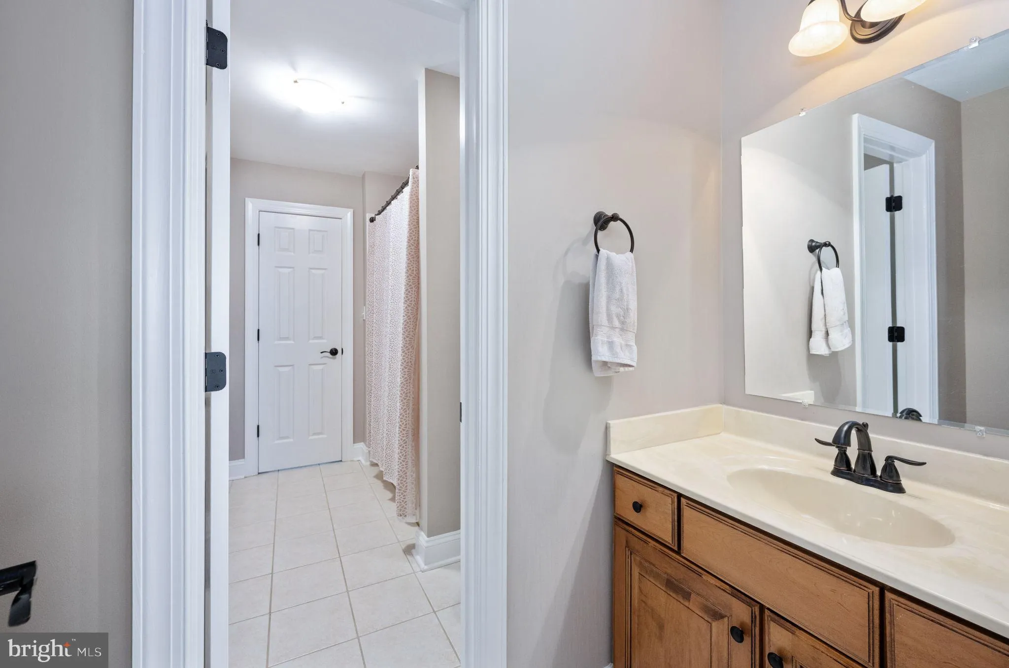 Spotsylvania, Virginia 22553, United States, 5 Bedrooms Bedrooms, ,5 BathroomsBathrooms,Residential,Pending,188889