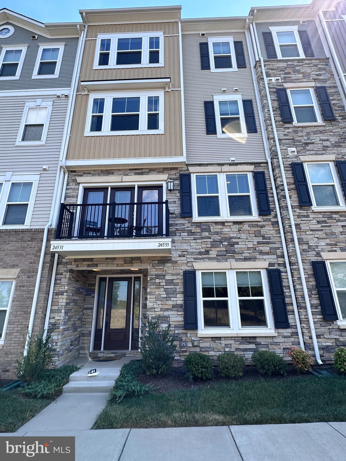 STONE MILL - Residential Lease