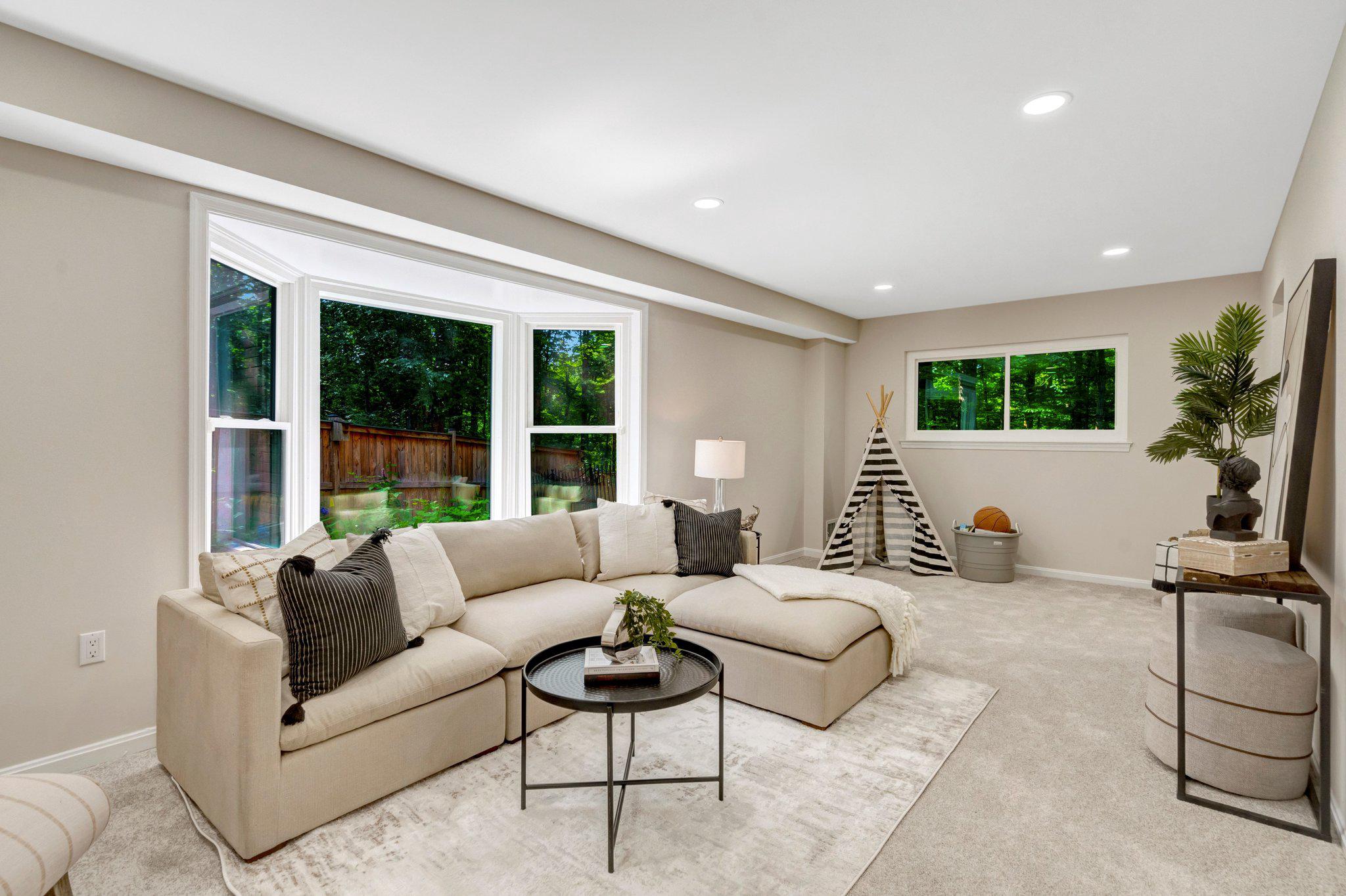 8213 SPRINGFIELD VILLAGE DRIVE