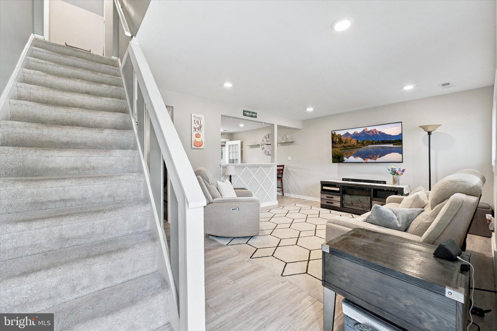 1515 OLD FARM ROAD