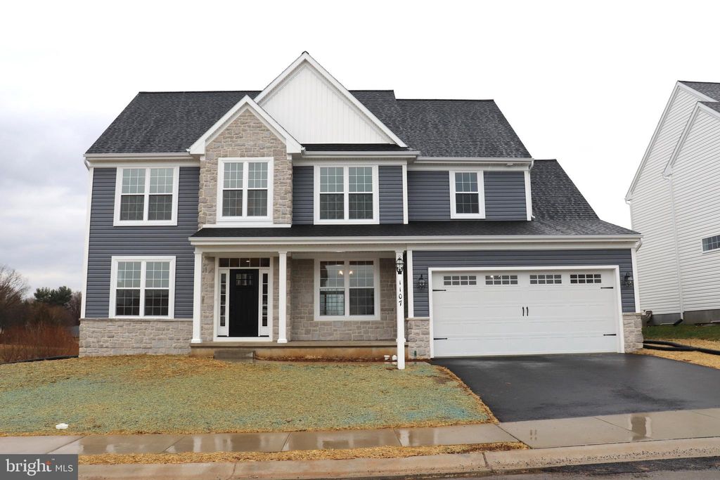 Photo of 1107 Whitemarsh Drive #41, Lancaster, PA 17601 (MLS # PALA2037560)