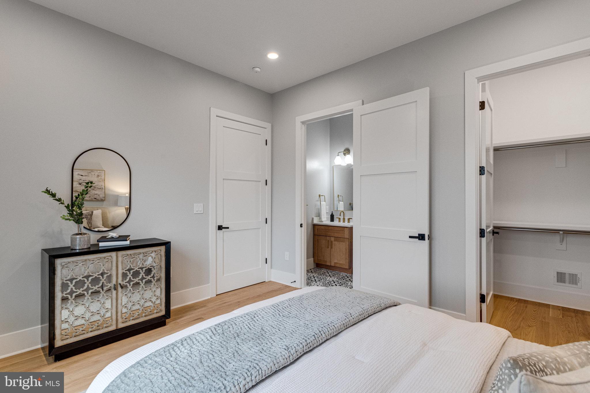 FOXHALL - Residential