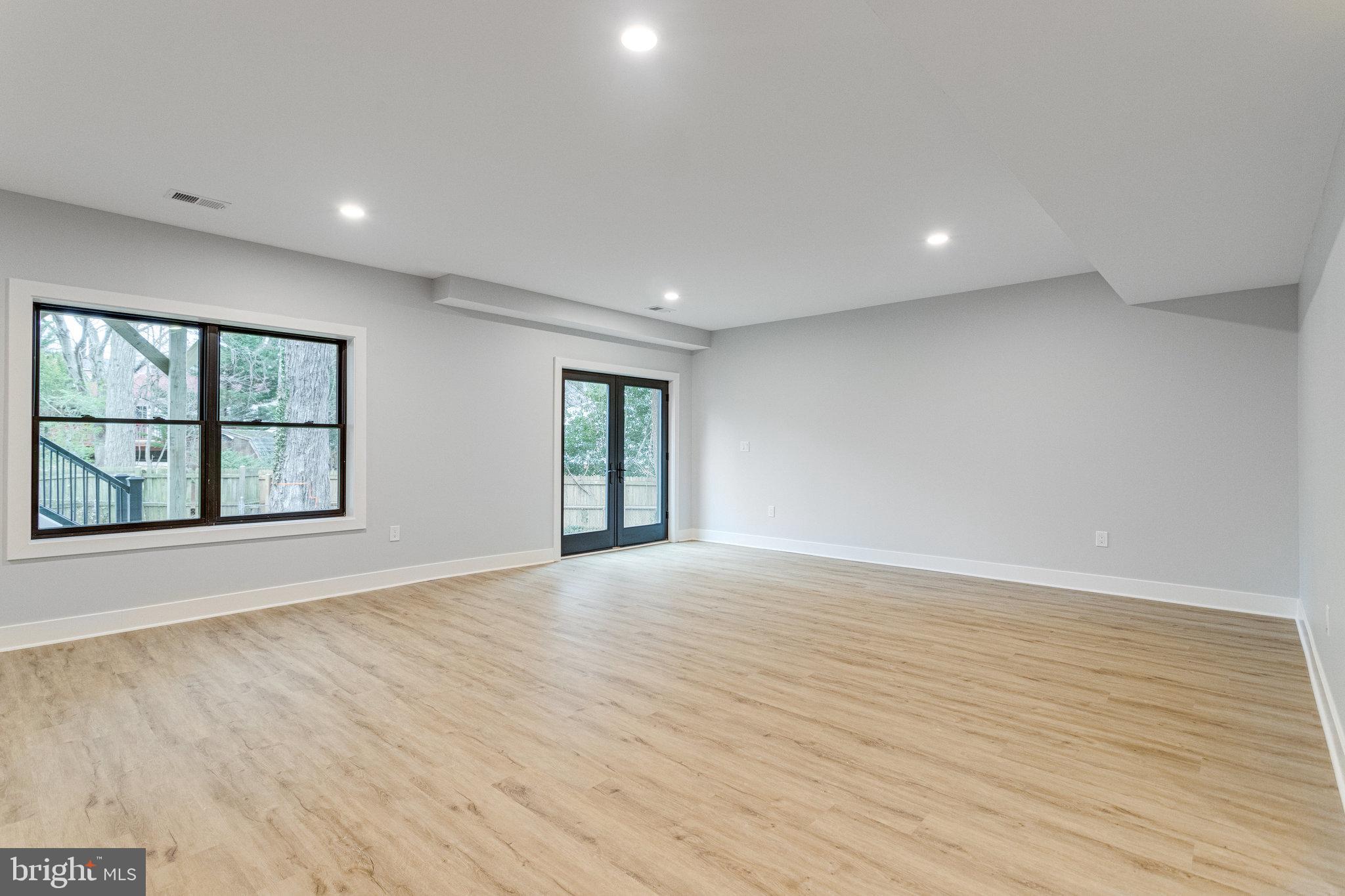 FOXHALL - Residential