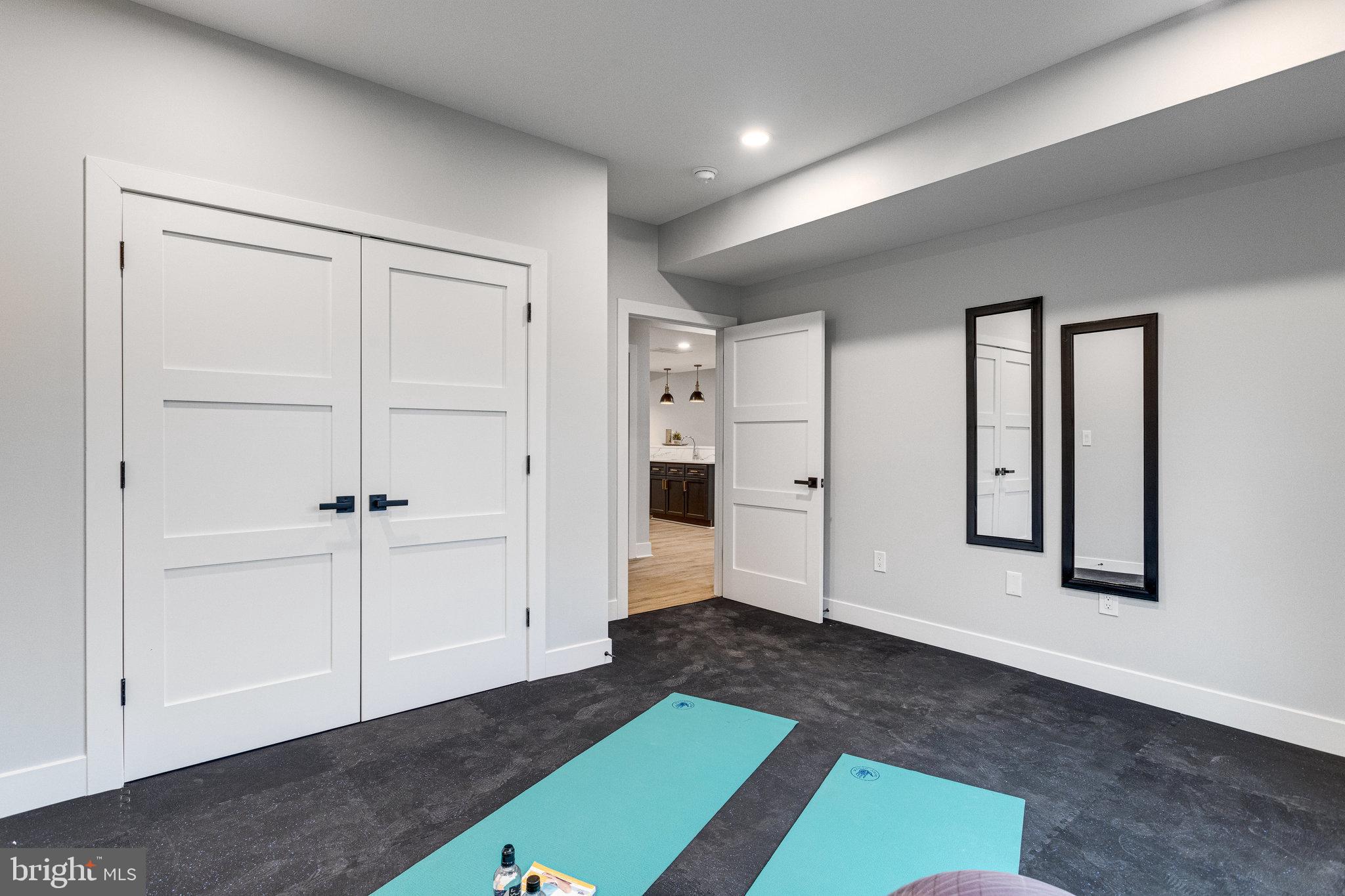 FOXHALL - Residential