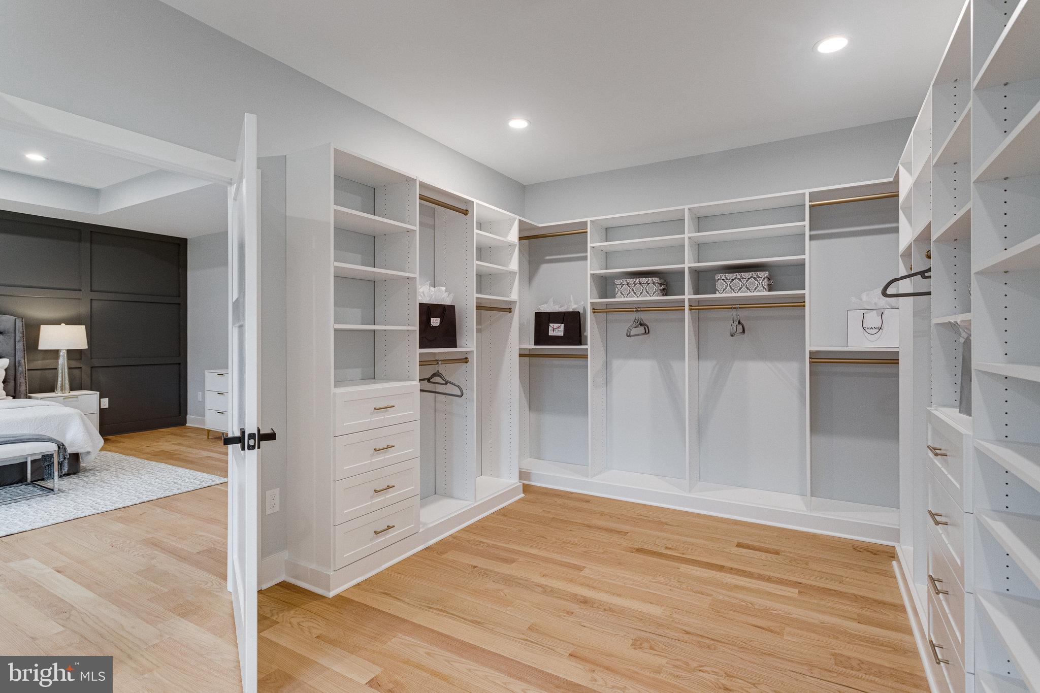 FOXHALL - Residential