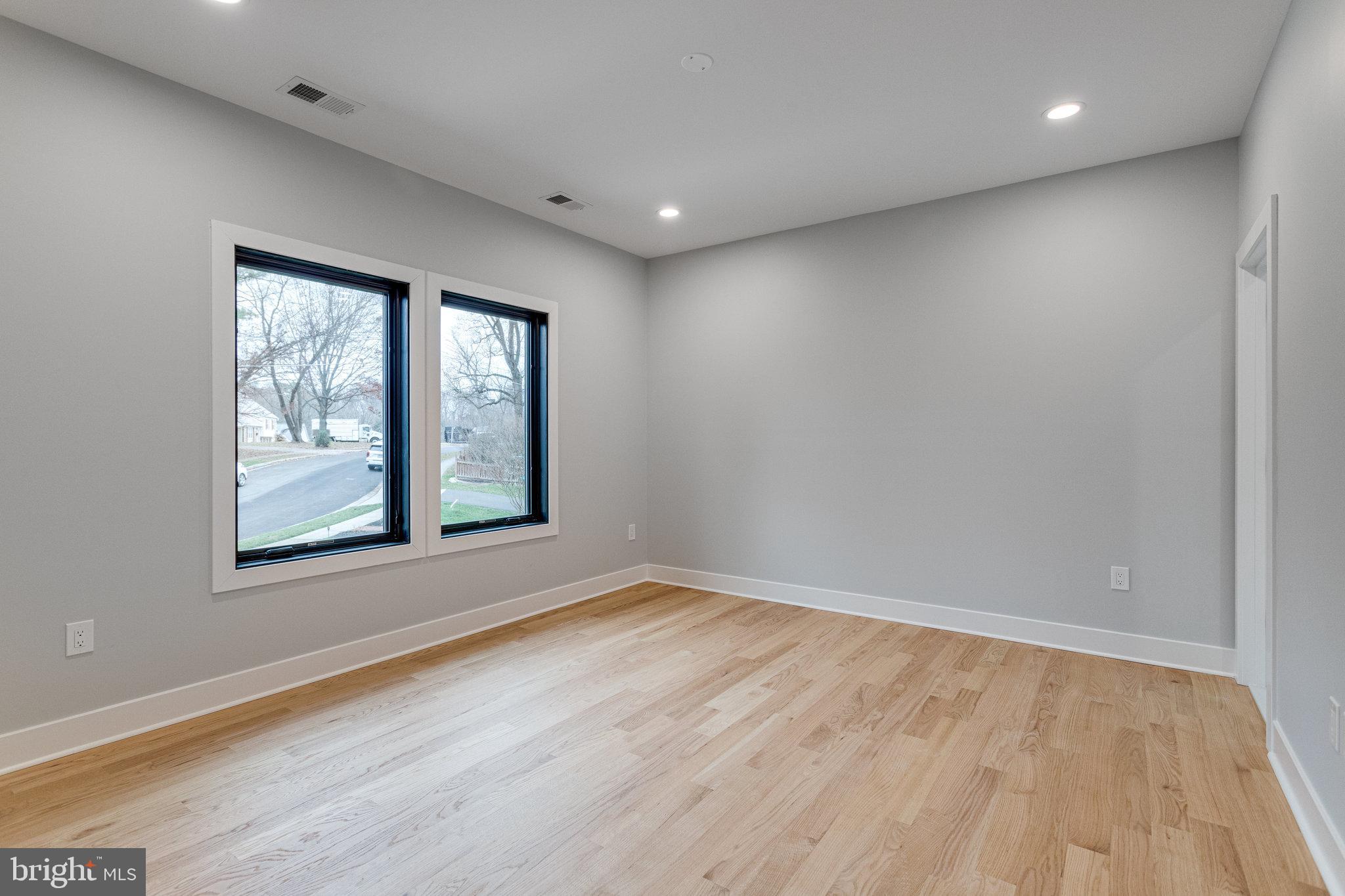 FOXHALL - Residential