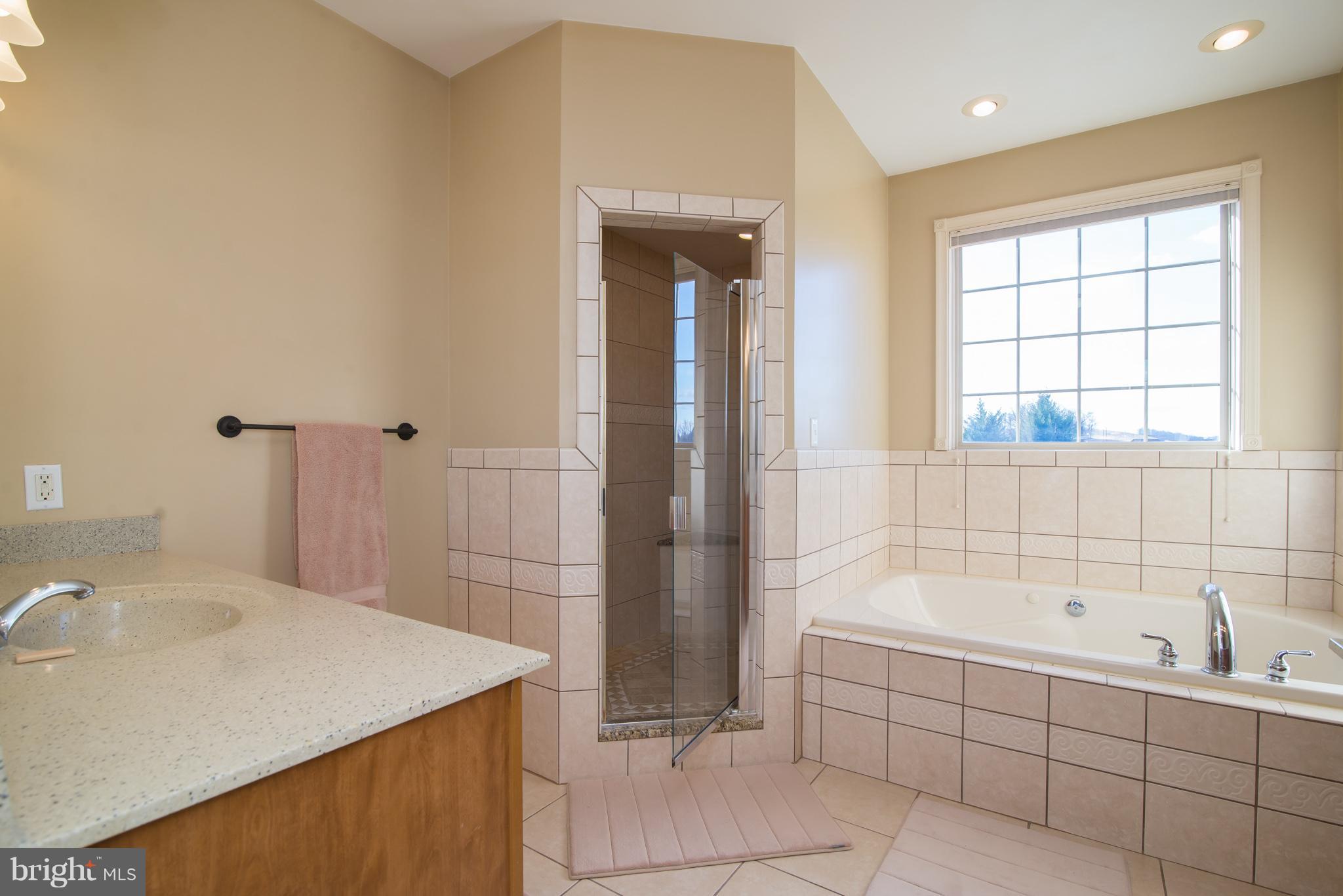 MOUNTAIN CREST - Residential