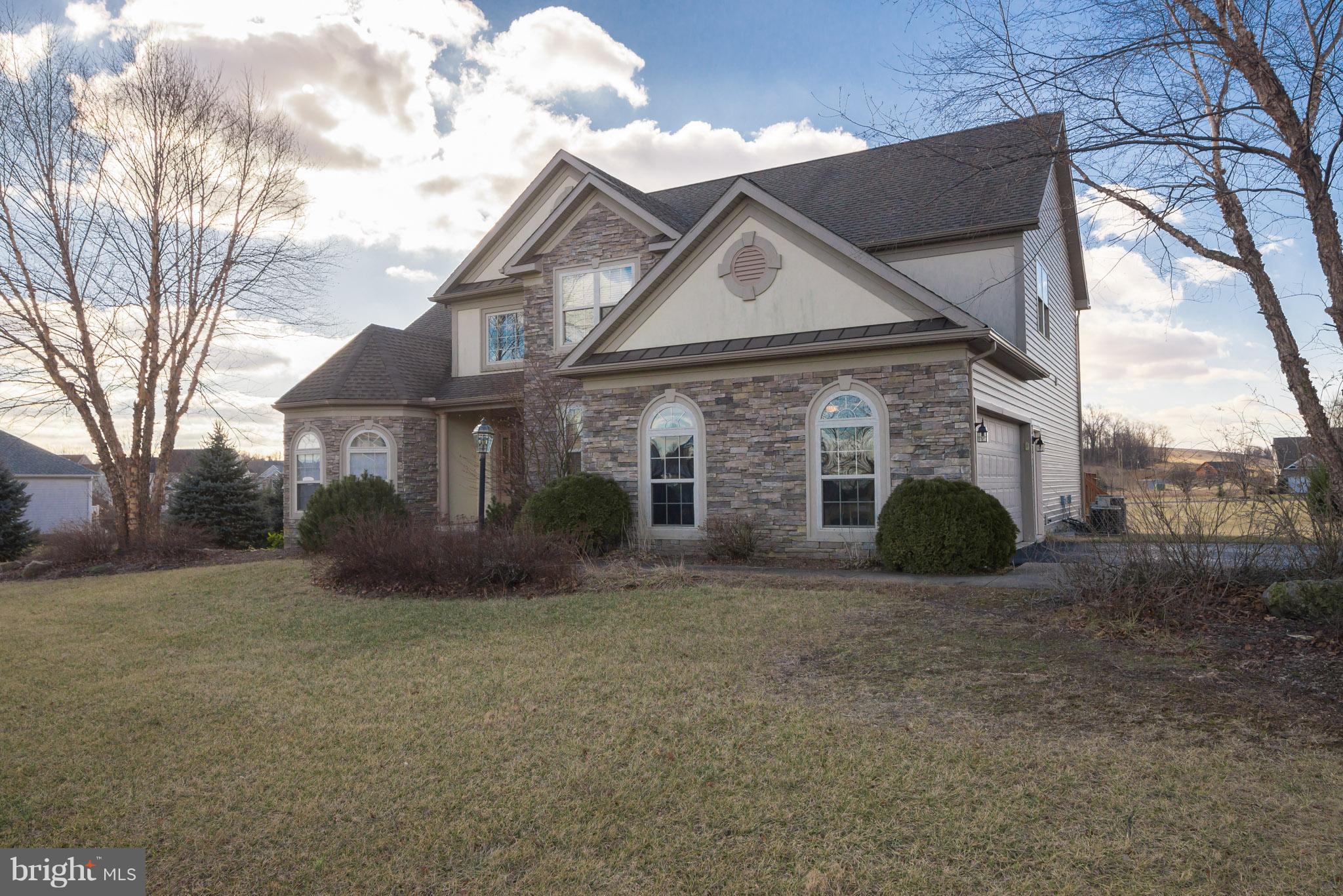 MOUNTAIN CREST - Residential