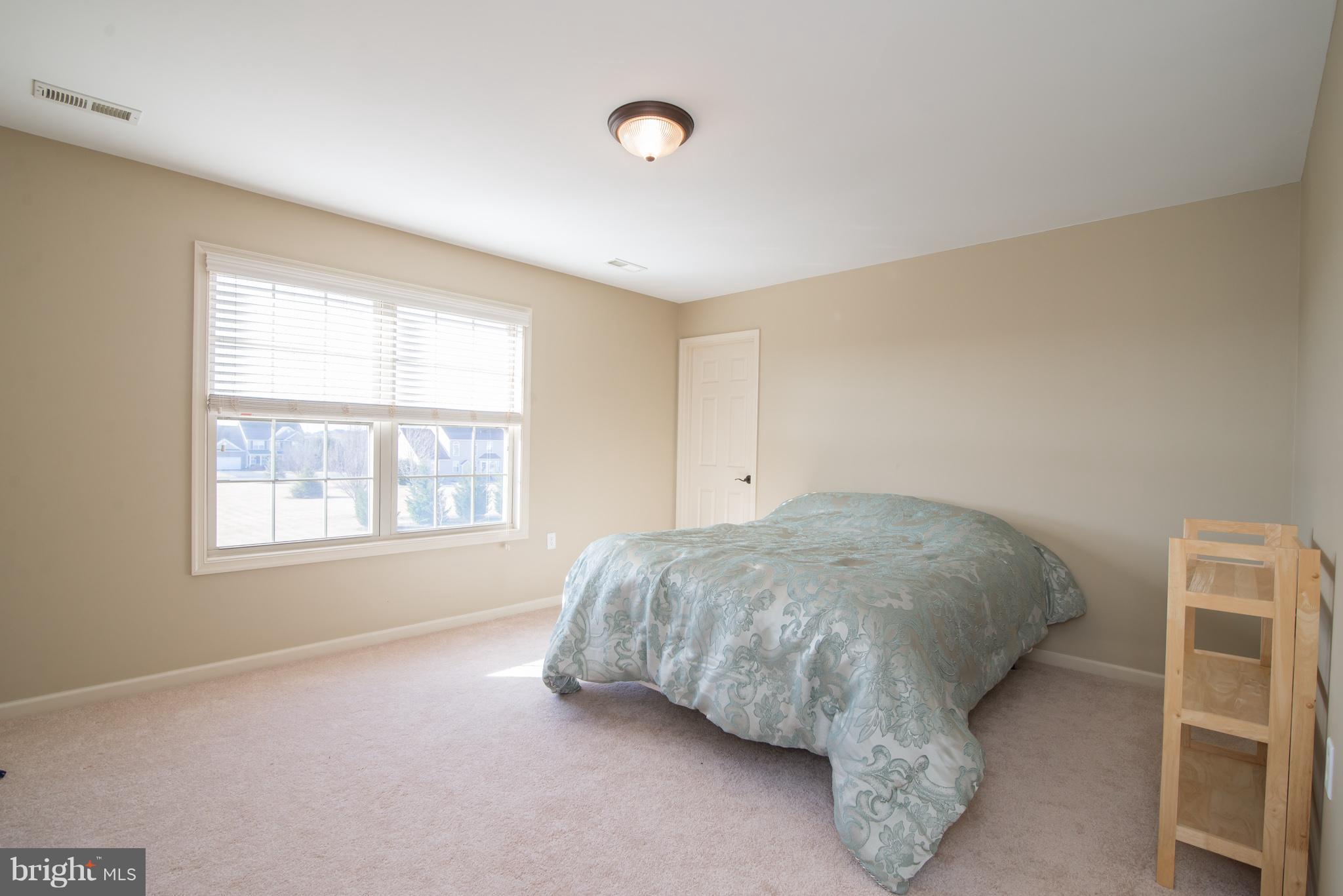 MOUNTAIN CREST - Residential