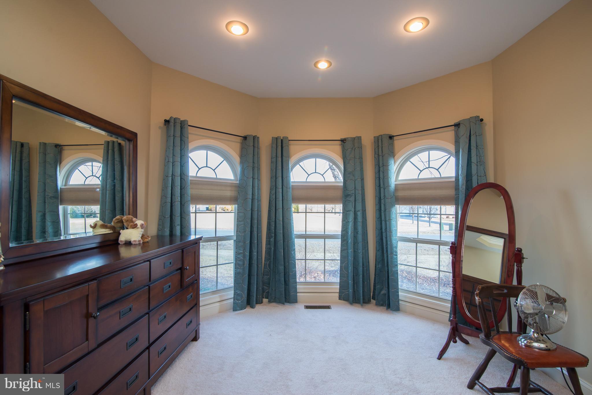 MOUNTAIN CREST - Residential