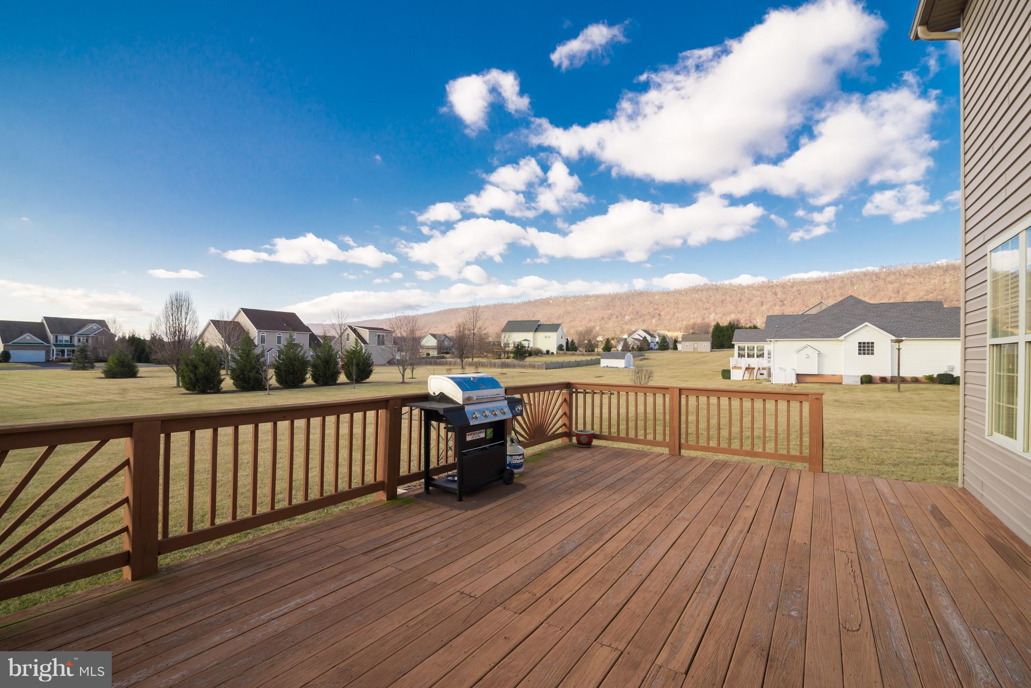 MOUNTAIN CREST - Residential