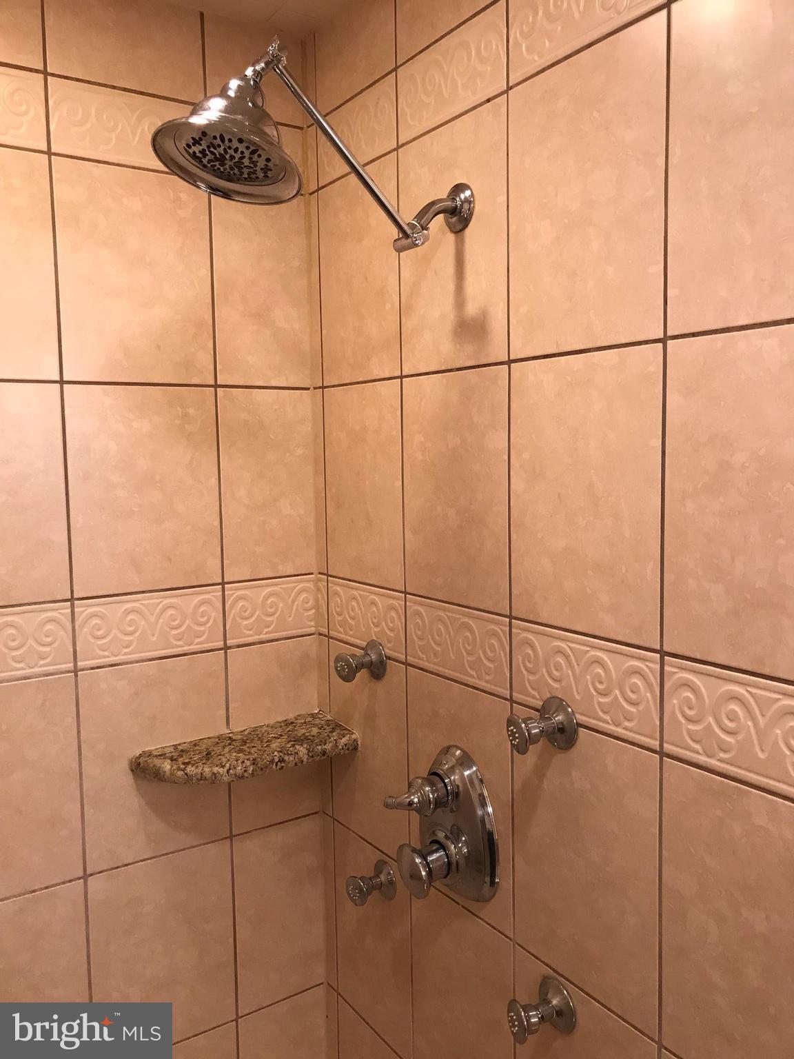 MOUNTAIN CREST - Residential