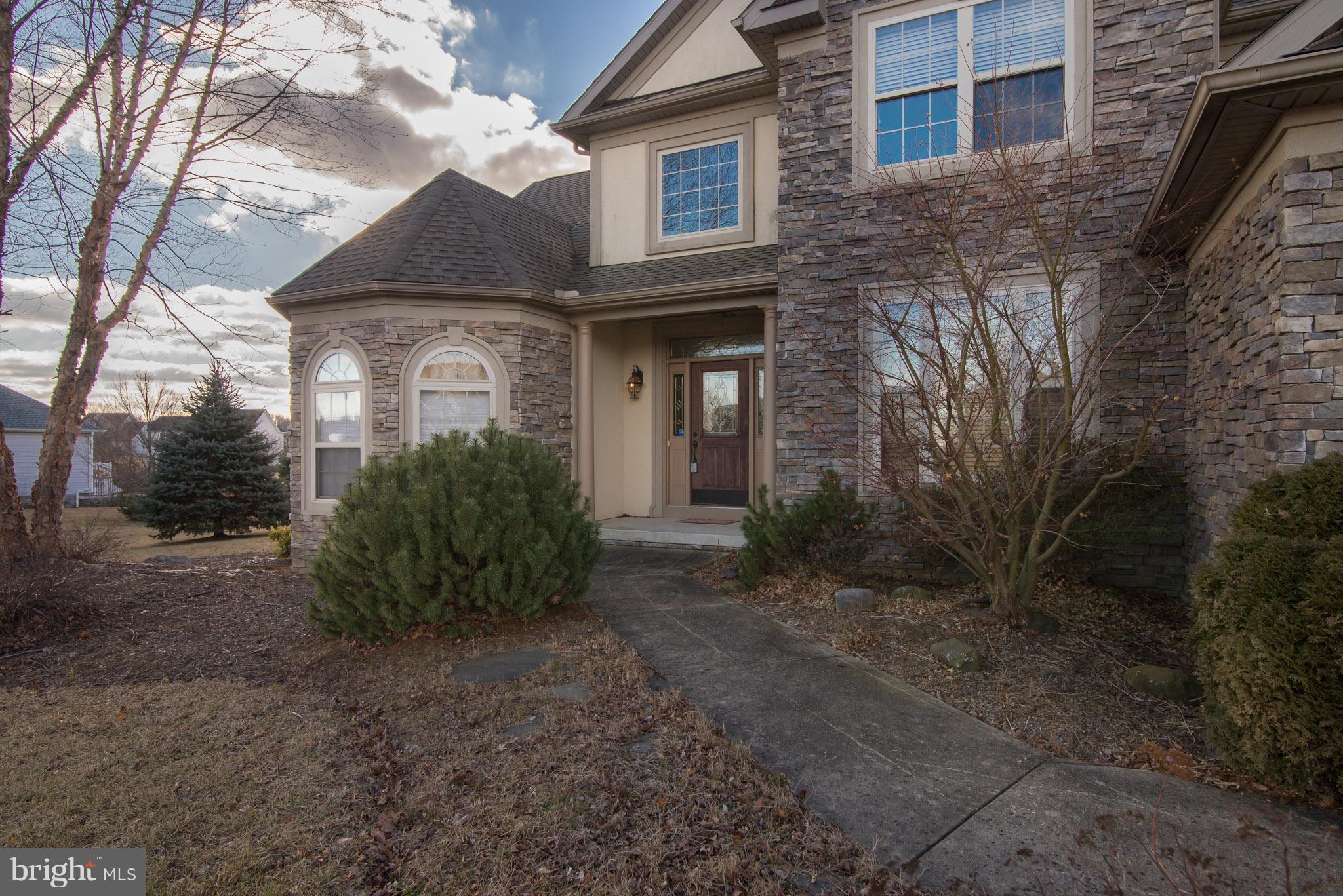 MOUNTAIN CREST - Residential